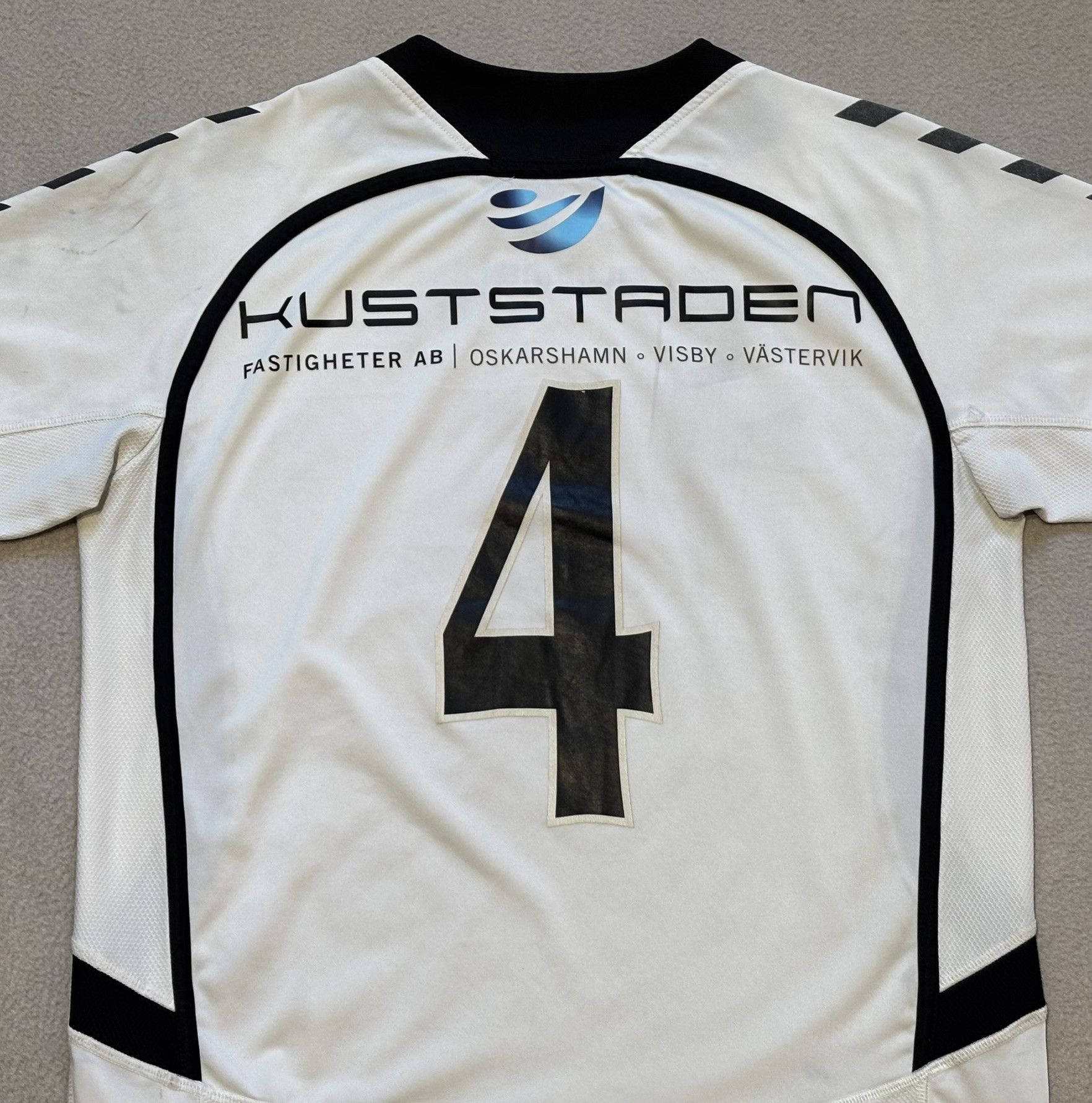 Hummel Oskarshamns AIK 2014 #4 Hummel Football Jersey Size S Size US S / EU 44-46 / 1 - 11 Thumbnail