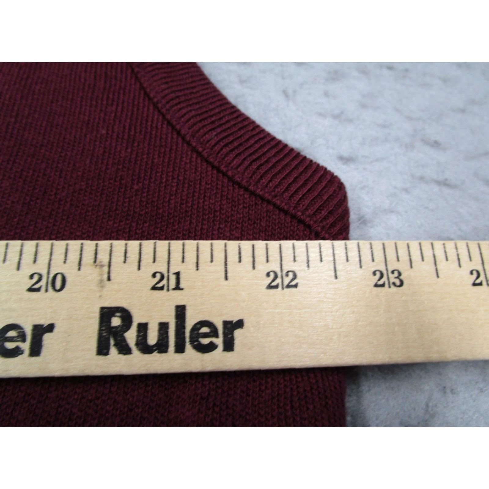 Izod VINTAGE IZOD Sweater Vest Mens Large Burgundy V Neck Crest Logo Made USA 90s Size US L / EU 52-54 / 3 - 6 Thumbnail