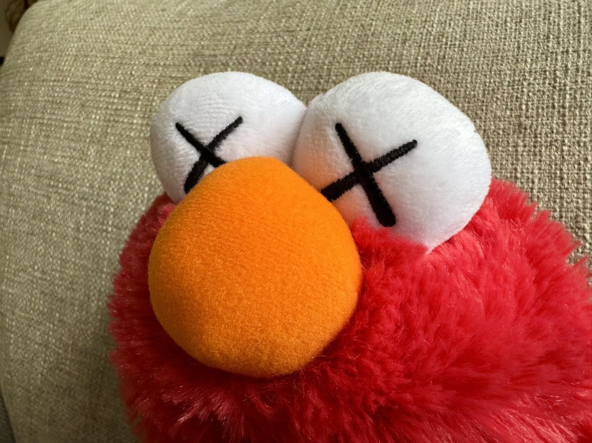Kaws × Uniqlo FAST SHIP Sesame Street Elmo Red Plush Toy Doll Red Figure Size ONE SIZE - 17 Thumbnail