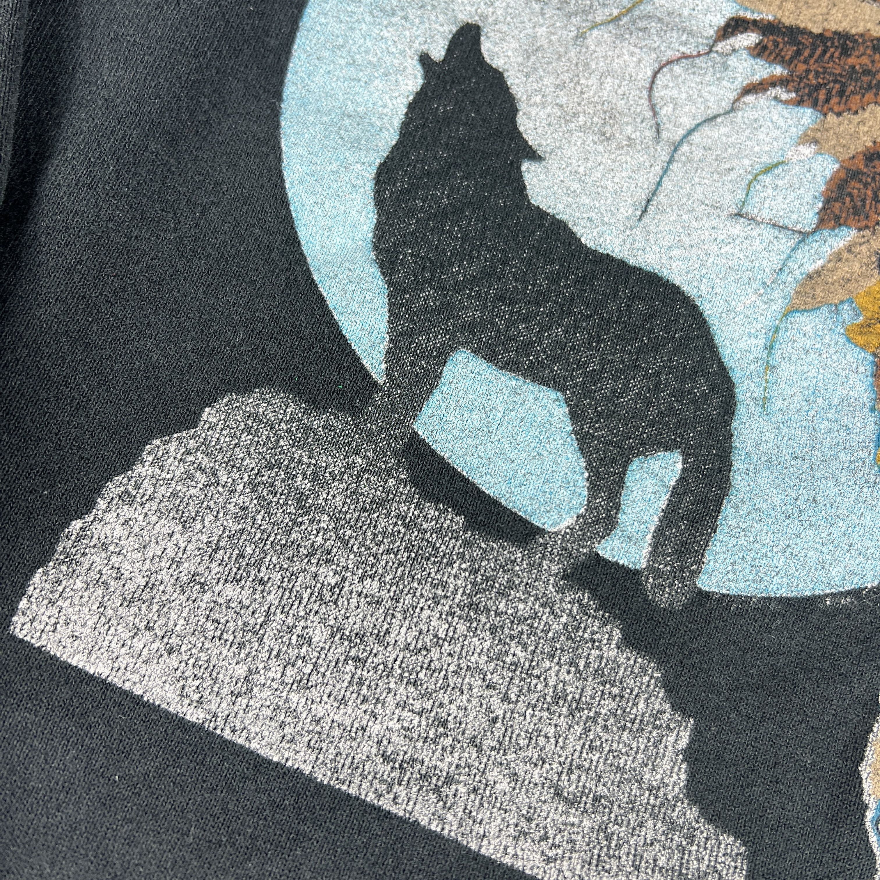 Vintage VTG 80s Wolf Indigenous Native Sweatshirt Faded Crewneck Size US L / EU 52-54 / 3 - 4 Thumbnail