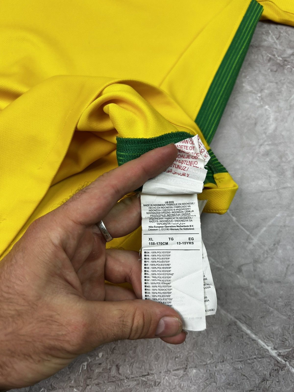 Nike Vintage Nike Brazil Jersey Football Soccer Y2k Blockcore S Size US S / EU 44-46 / 1 - 12 Thumbnail