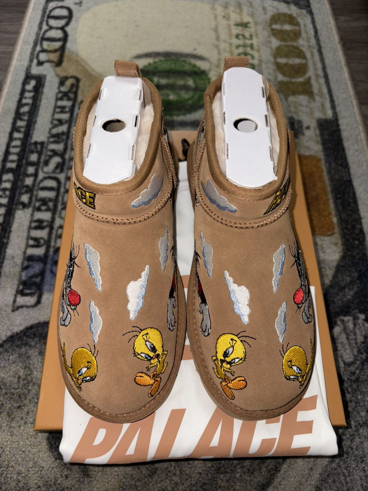 Palace × Ugg Palace UGG Classic Ultra Mini Boot Looney Tunes Chestnut Size US 11 / EU 44 - 3 Thumbnail