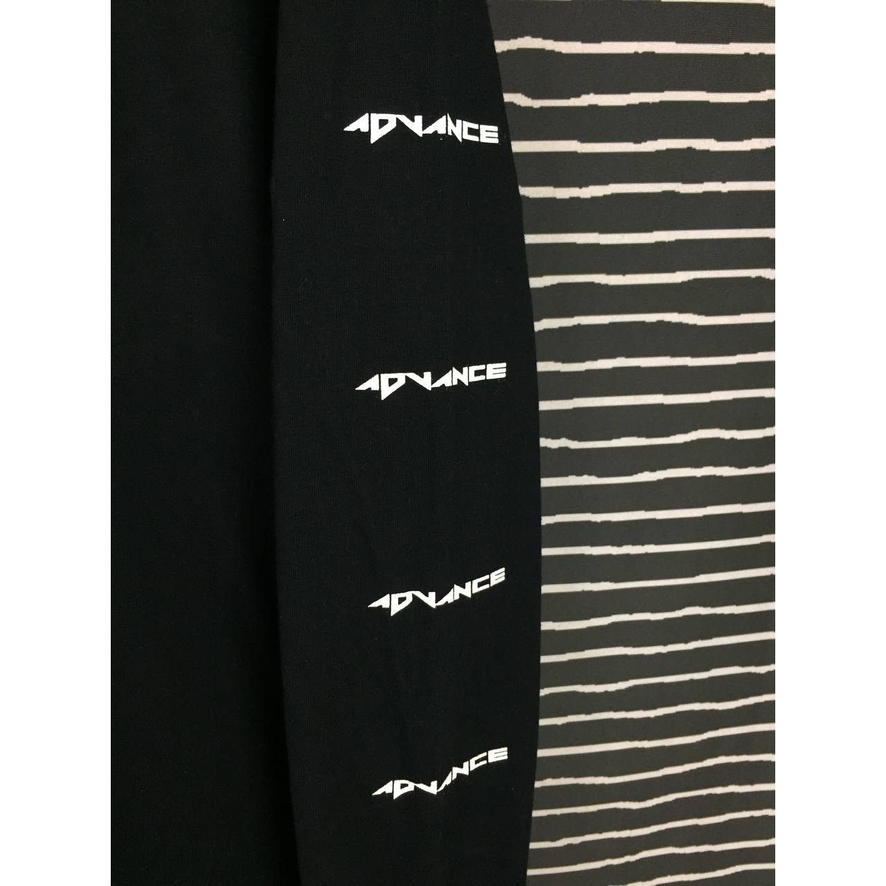 Japanese Brand Kryclothing Japanese Brand Brain Flower Field Longsleeve Tee Size US XL / EU 56 / 4 - 8 Thumbnail