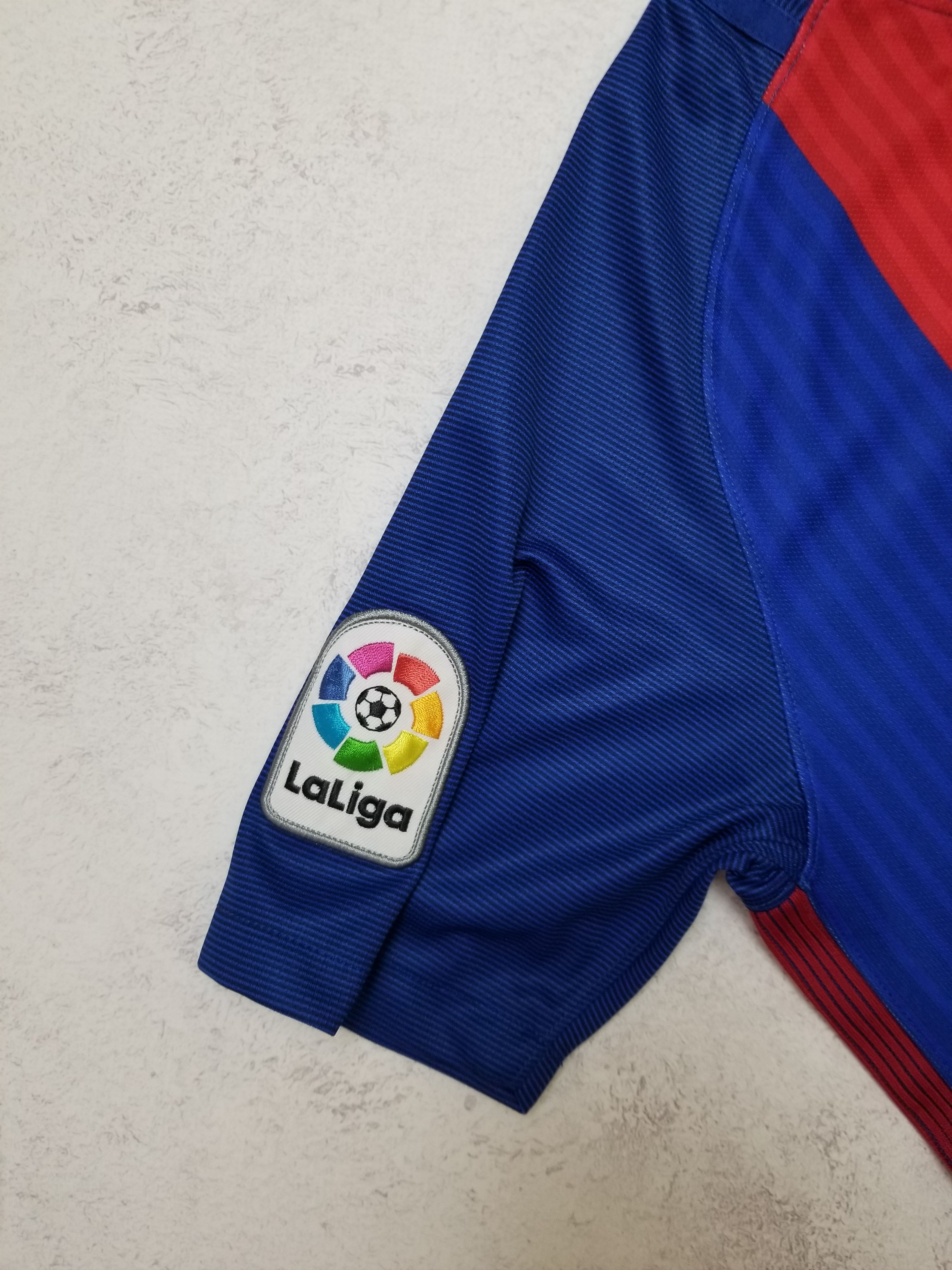 Nike FC BARCELONA 2016 HOME FOOTBALL SHIRT Jersey Size US XS / EU 42 / 0 - 12 Thumbnail