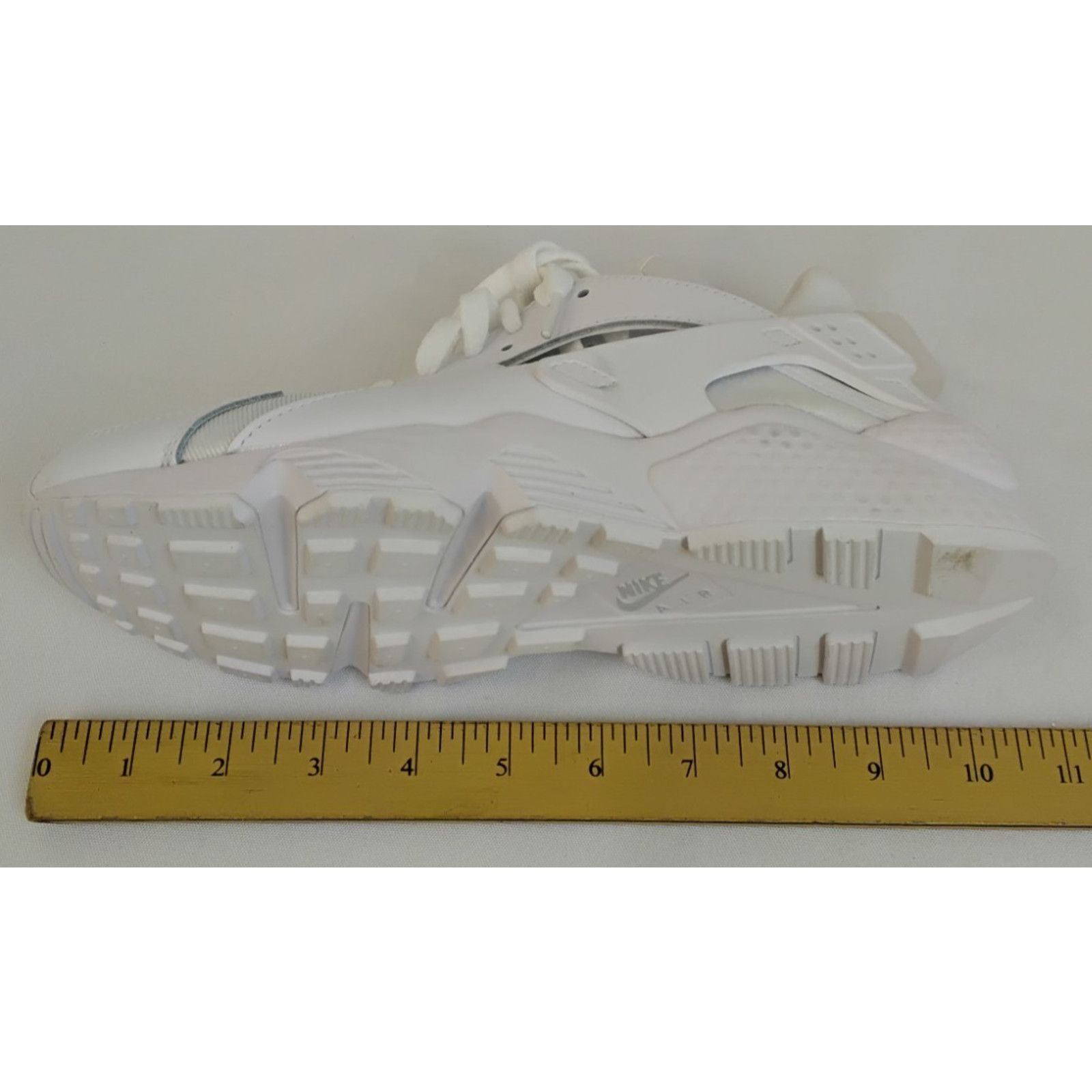 Nike Nike Air Huarache Triple White Sneakers Women's US Size 8 Size US 8 / IT 38 - 11 Thumbnail