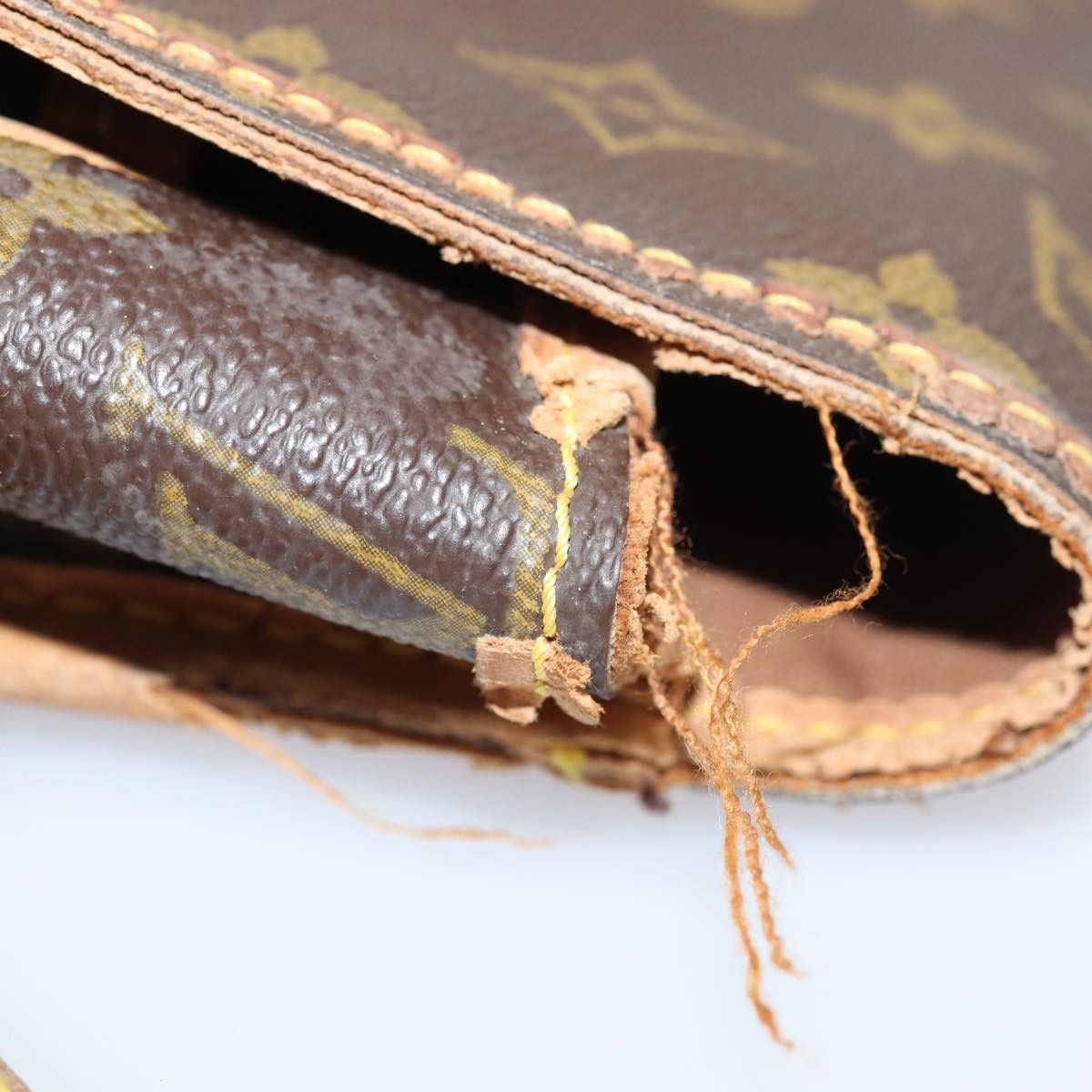 Louis Vuitton LOUIS VUITTON Monogram Gibeciere MM Shoulder Bag M42247 Size ONE SIZE - 4 Thumbnail