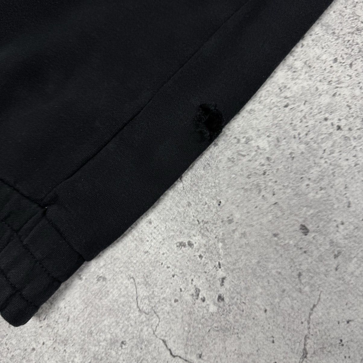 Karl Kani Crazy Vintage Karl Kani Y2K Embroidered Big Logo Sweatpants Size US 32 / EU 48 - 9 Thumbnail