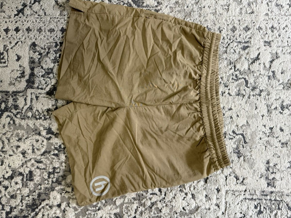 HIDDEN Hidden Ny nylon shorts Sz L Size US 34 / EU 50 - 1 Thumbnail