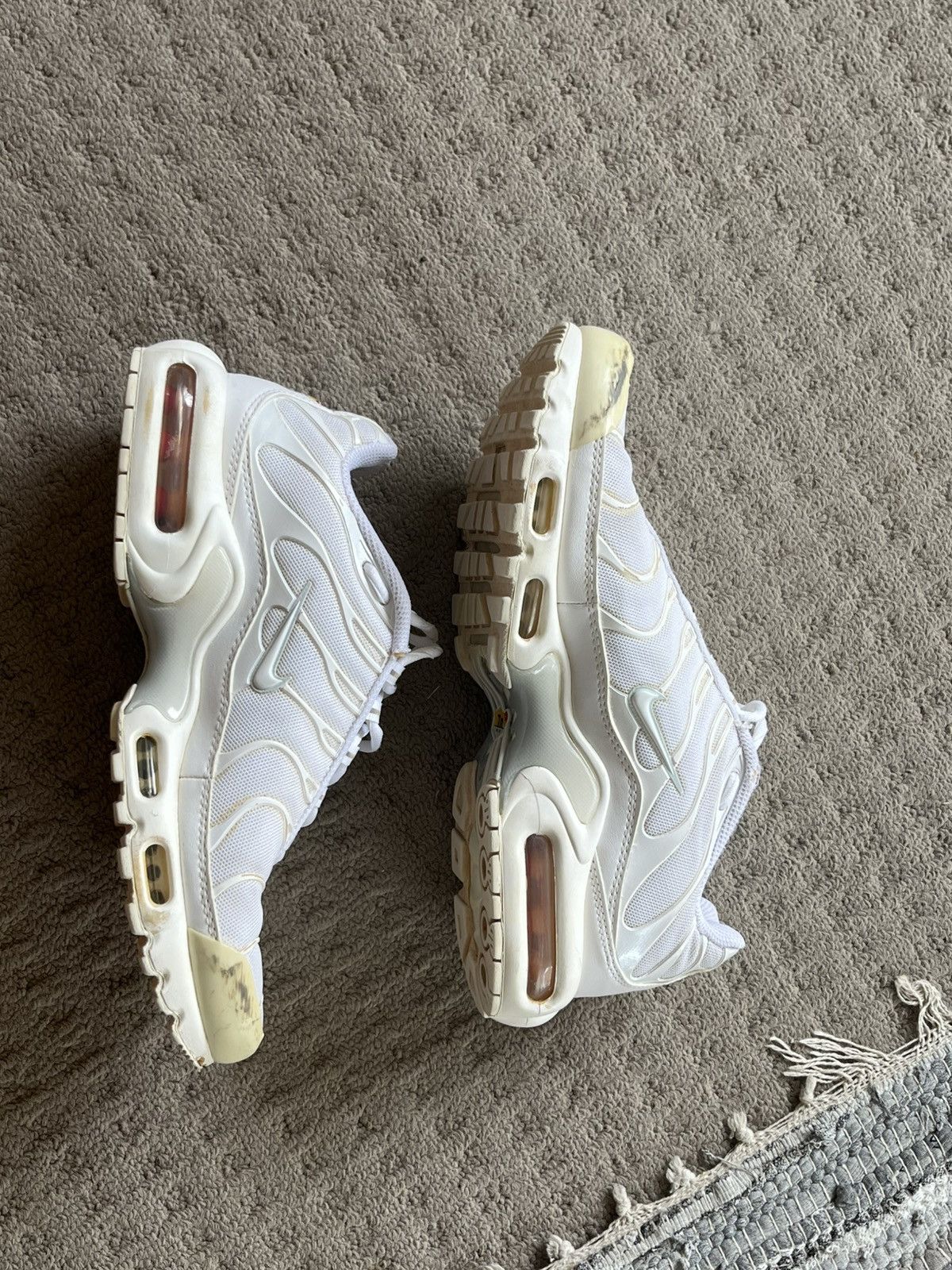 Nike Nike Tn’s White Size US 9.5 / IT 39.5 - 2 Thumbnail