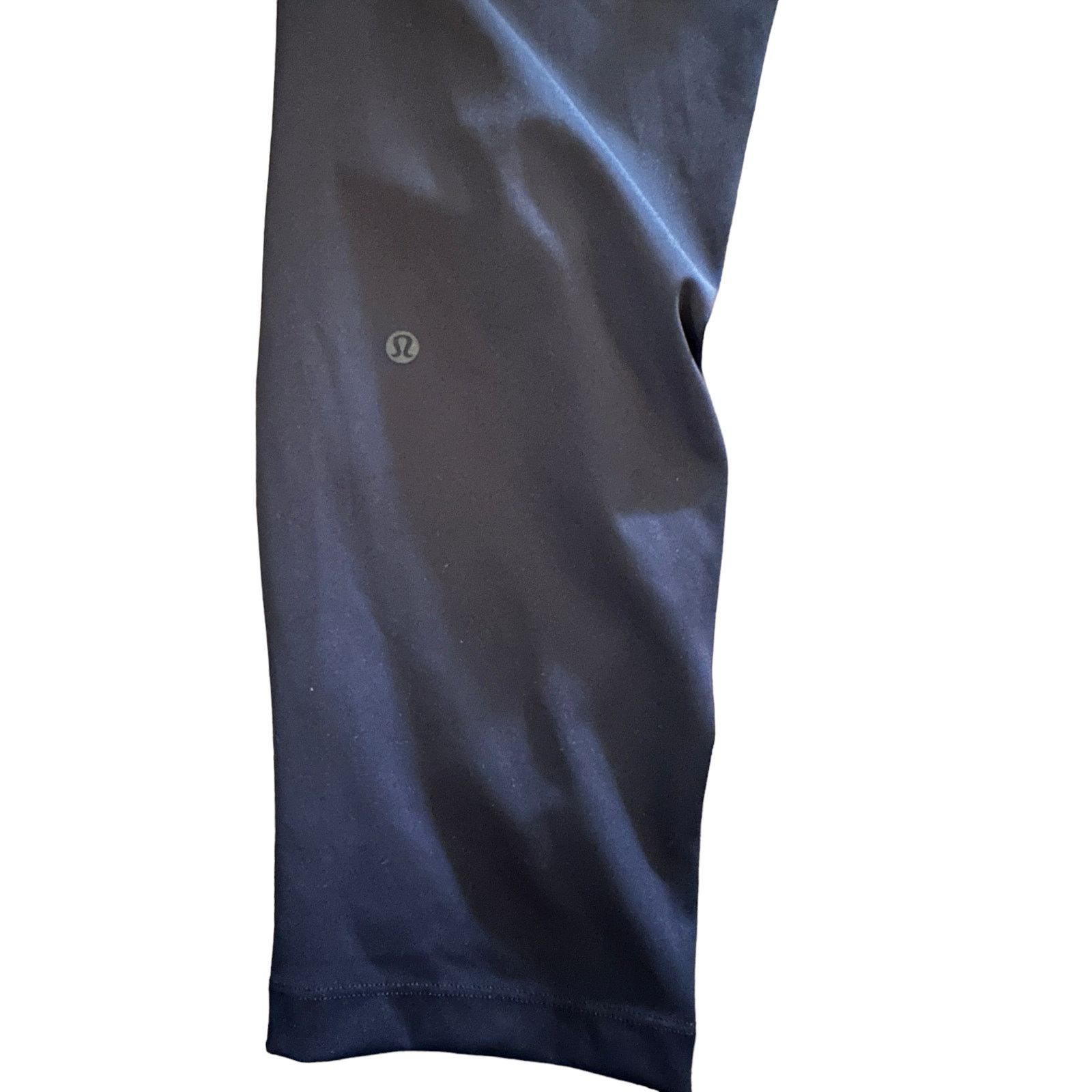 Lululemon Lululemon On the Fly Luxtreme Pants in Midnight Navy, Size 4 Size 27" / US 4 / IT 40 - 4 Thumbnail
