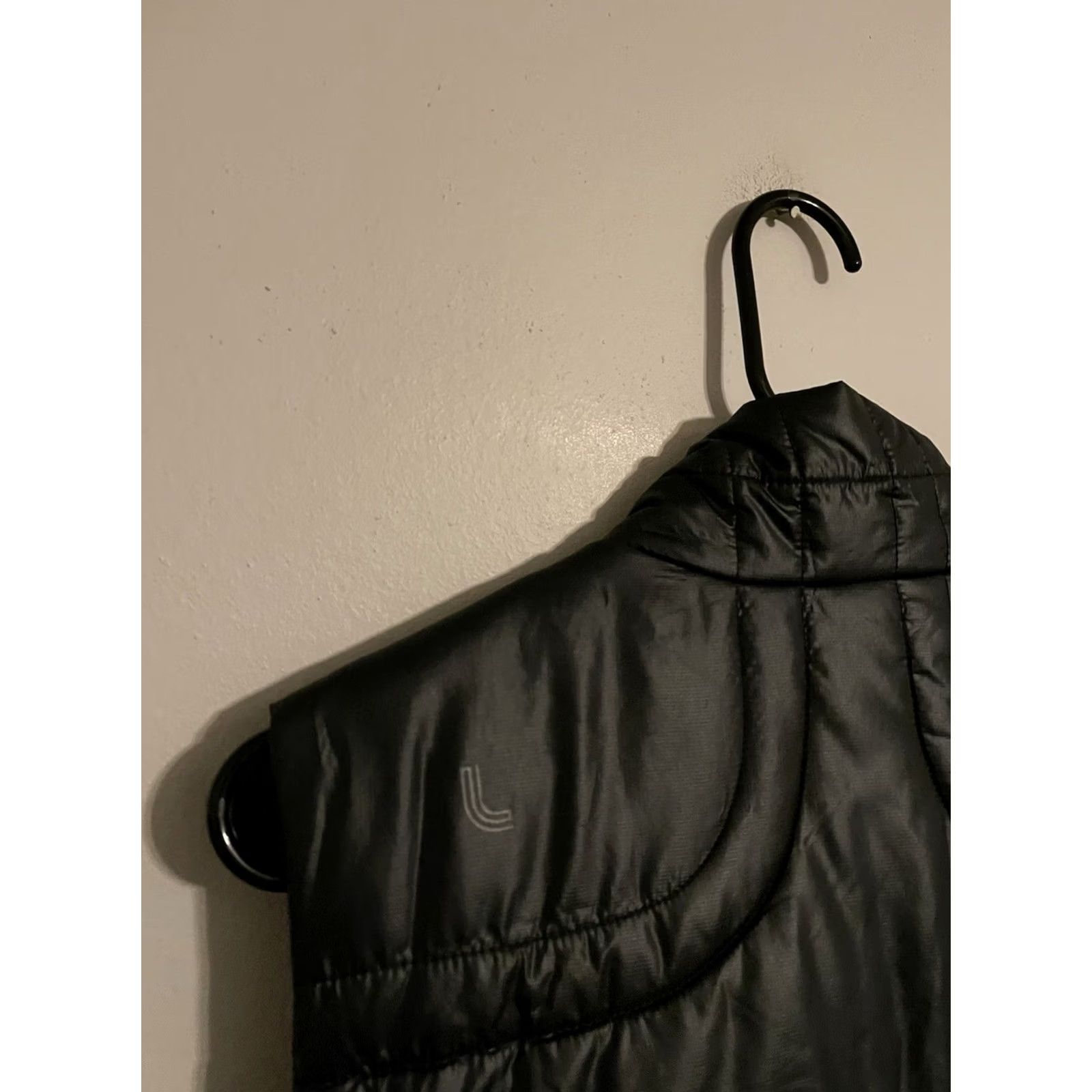 Vintage VINTAGE Lole Black Insulated Puffer Vest Jacket Asymmetrical Zip Women's Medium Size M / US 6-8 / IT 42-44 - 5 Thumbnail