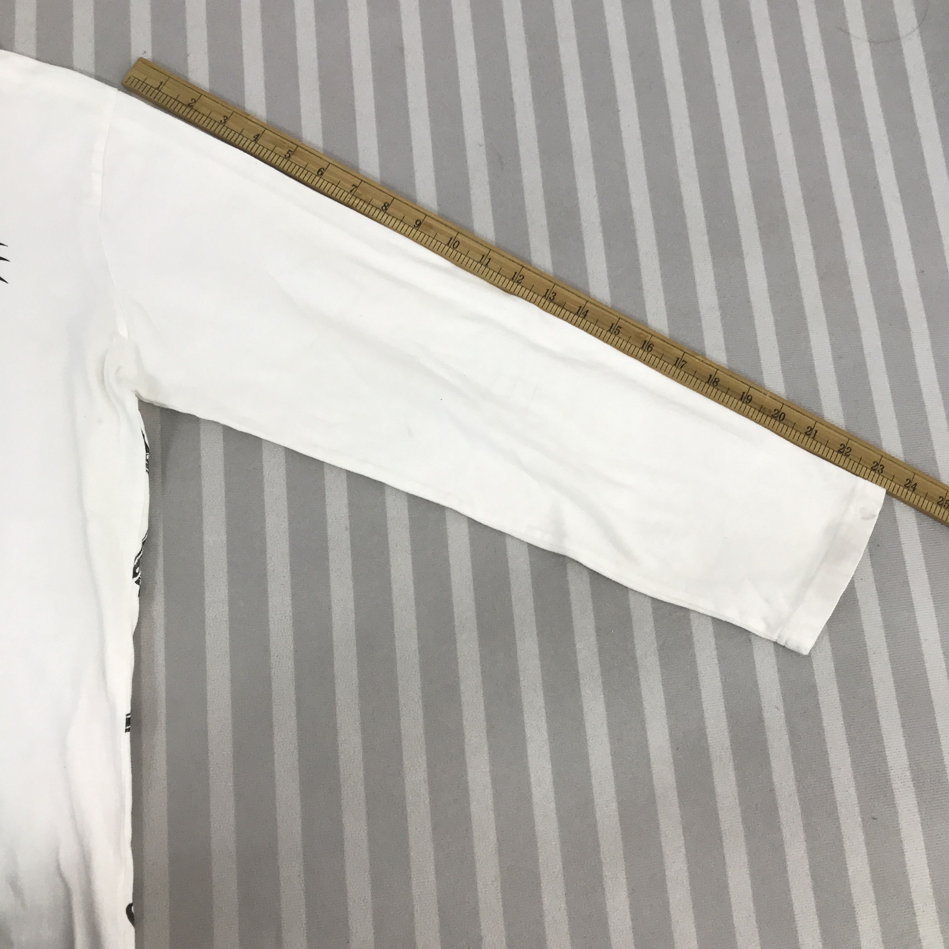 Japanese Brand Vintage Japanese Brand Rare design Long sleeve T-Shirt Size US XL / EU 56 / 4 - 6 Thumbnail