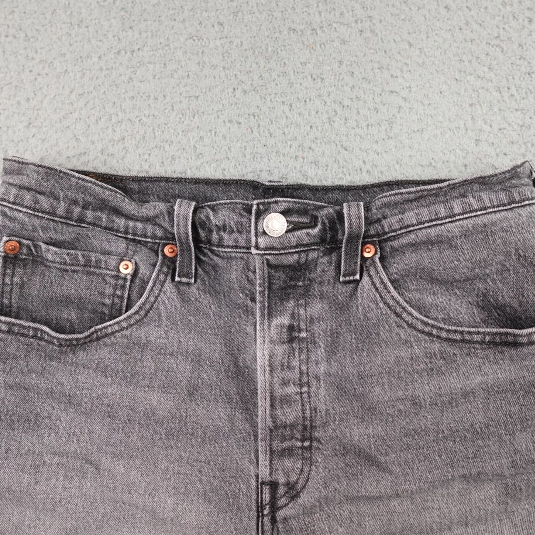 Levi's Levi's 501 Shorts Womens 30 Black Denim Cut Off Button Fly Jorts Beach Casual Size 30" / US 8 / IT 44 - 5 Thumbnail