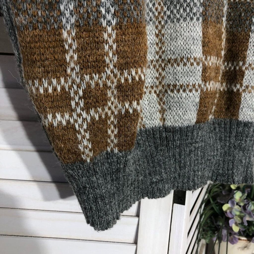 Vintage wool blend grandpa vest tan gray plaid knit V neck Sz XL Size US XL / EU 56 / 4 - 6 Thumbnail