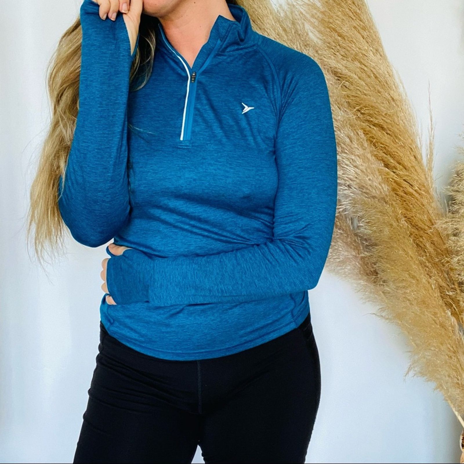 Old Navy OLD NAVY ACTIVE Navy Blue Stripe Zip Tight Sweater Shirt Gym Size S / US 4 / IT 40 - 8 Thumbnail