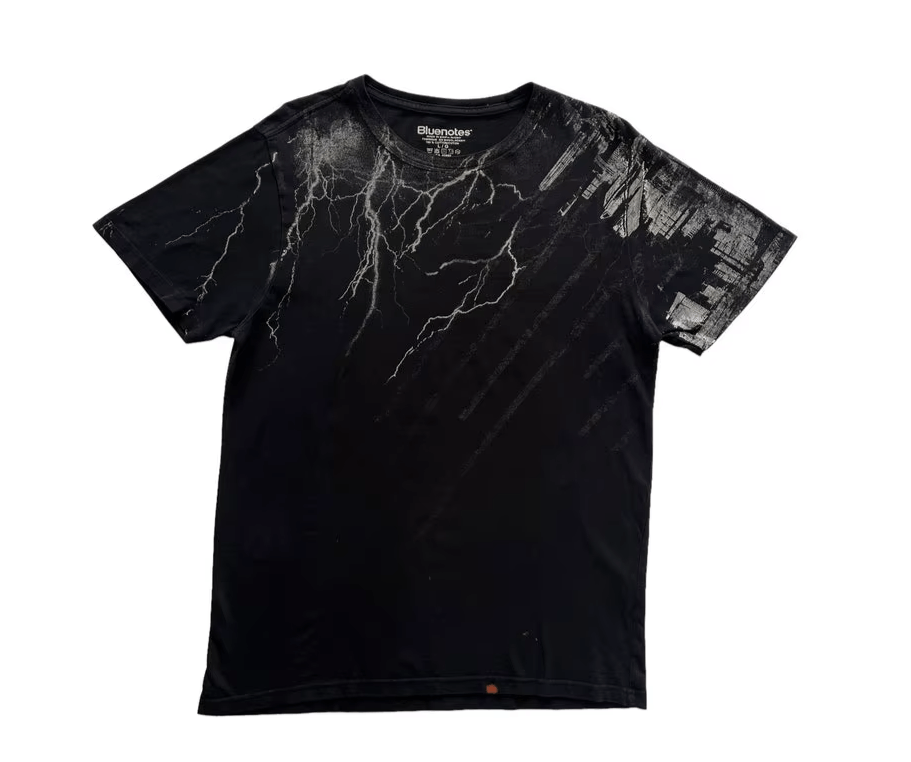 Japanese Brand Y2K Lightning Graffiti Distressed Vintage T Shirt Size US XL / EU 56 / 4 - 5 Thumbnail
