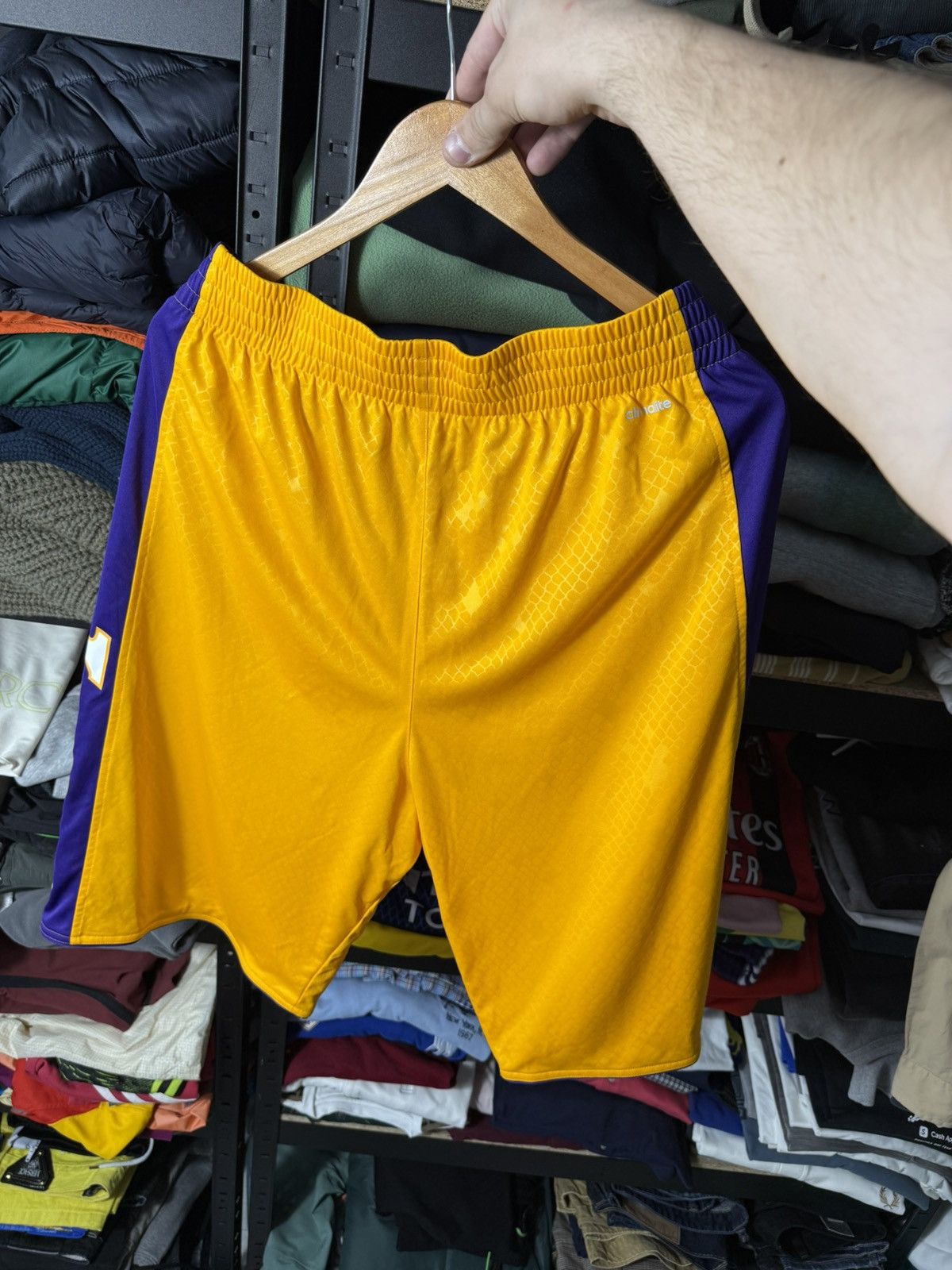 Adidas Vintage Adidas Los Angeles Lakers NBA Basketball Shorts Size US 34 / EU 50 - 9 Thumbnail