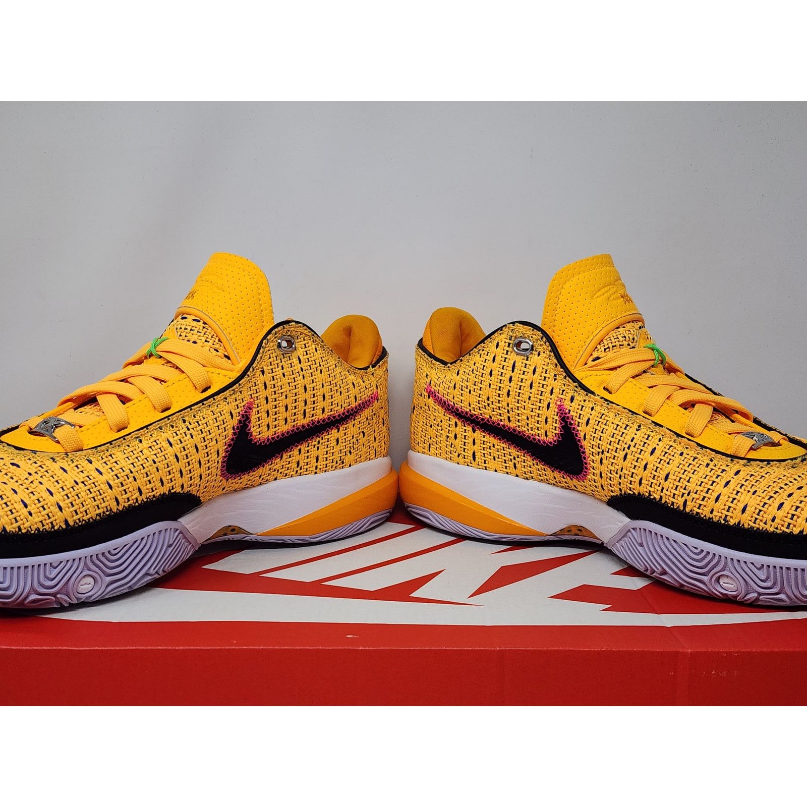 Nike DS Nike LeBron 20 LASER ORANGE DJ5422-801 Size US 8 / EU 41 - 6 Thumbnail