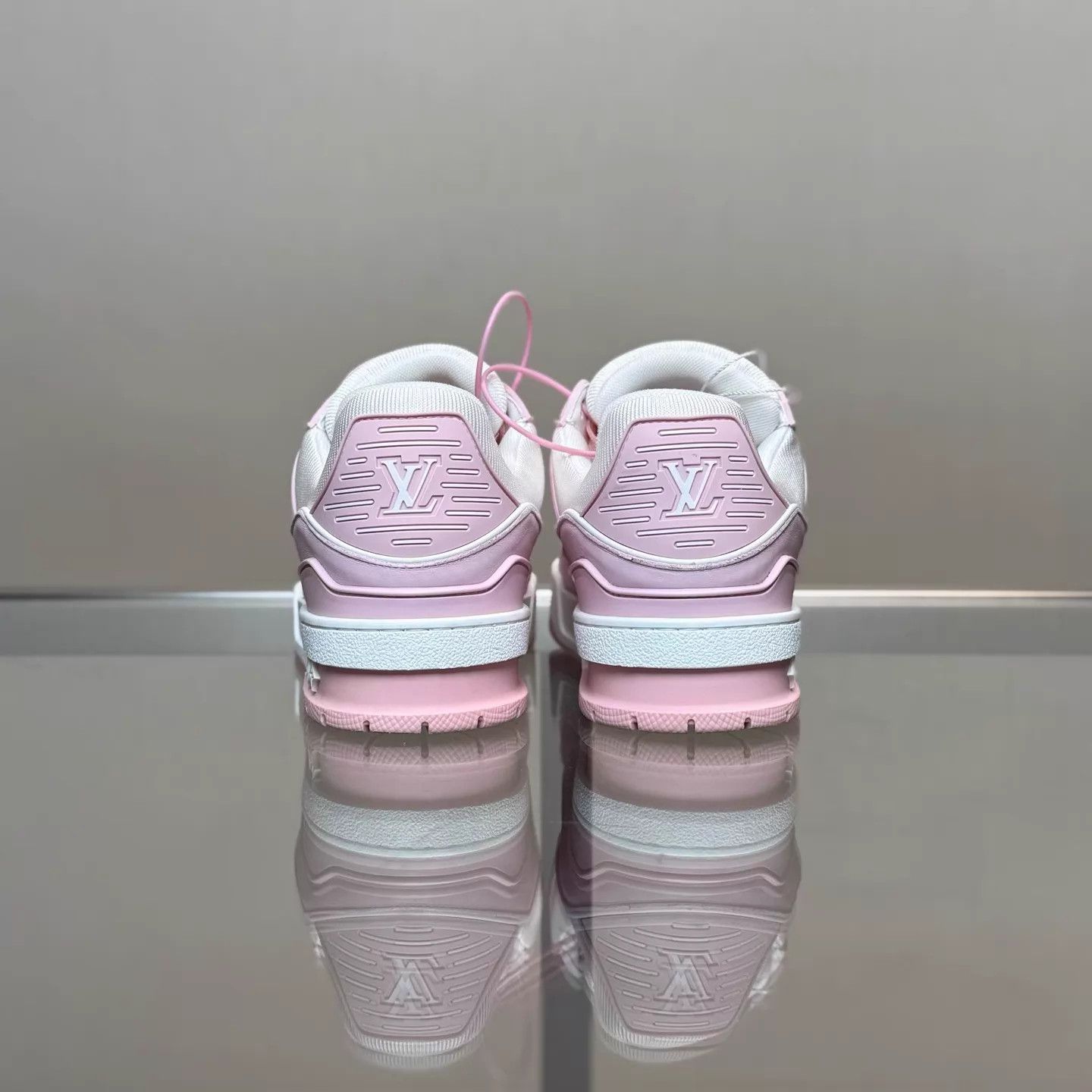 Louis Vuitton LV Trainer 25 women's New Pink/White 36.5 Mint Size US 6 / IT 36 - 4 Thumbnail