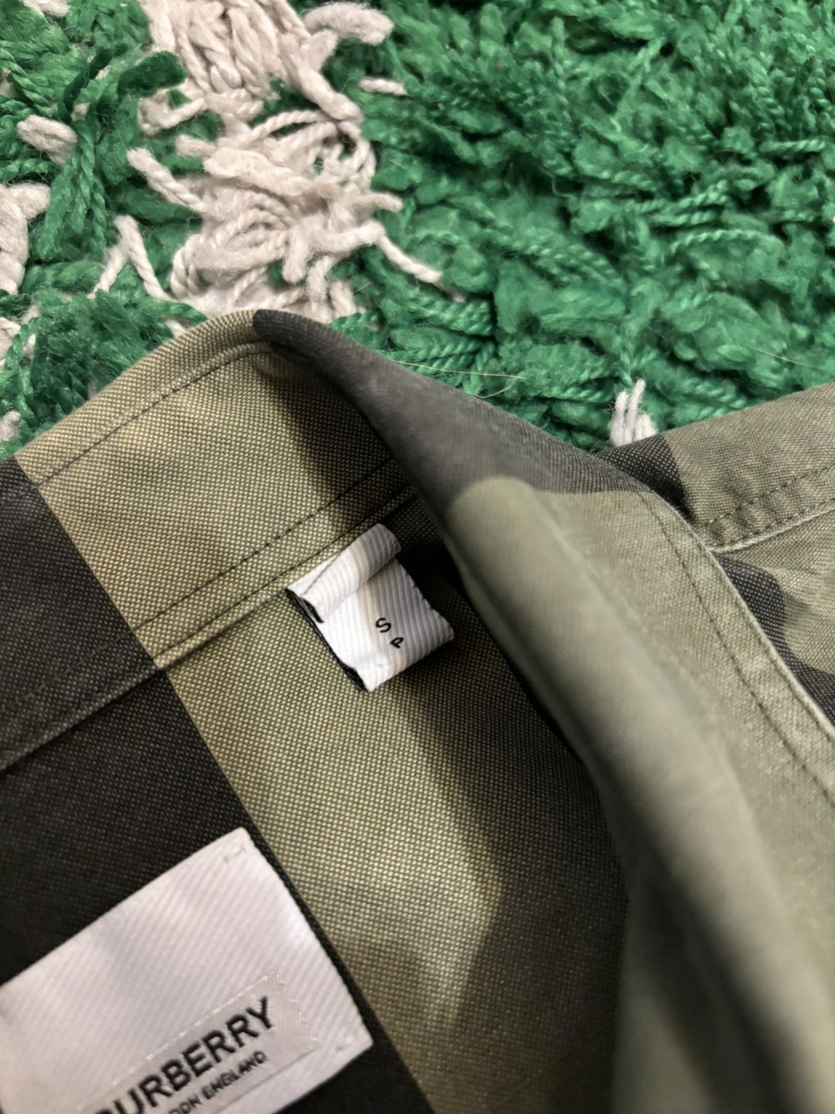 Burberry Burberry Plaid S/S Button-Up Size US S / EU 44-46 / 1 - 5 Thumbnail