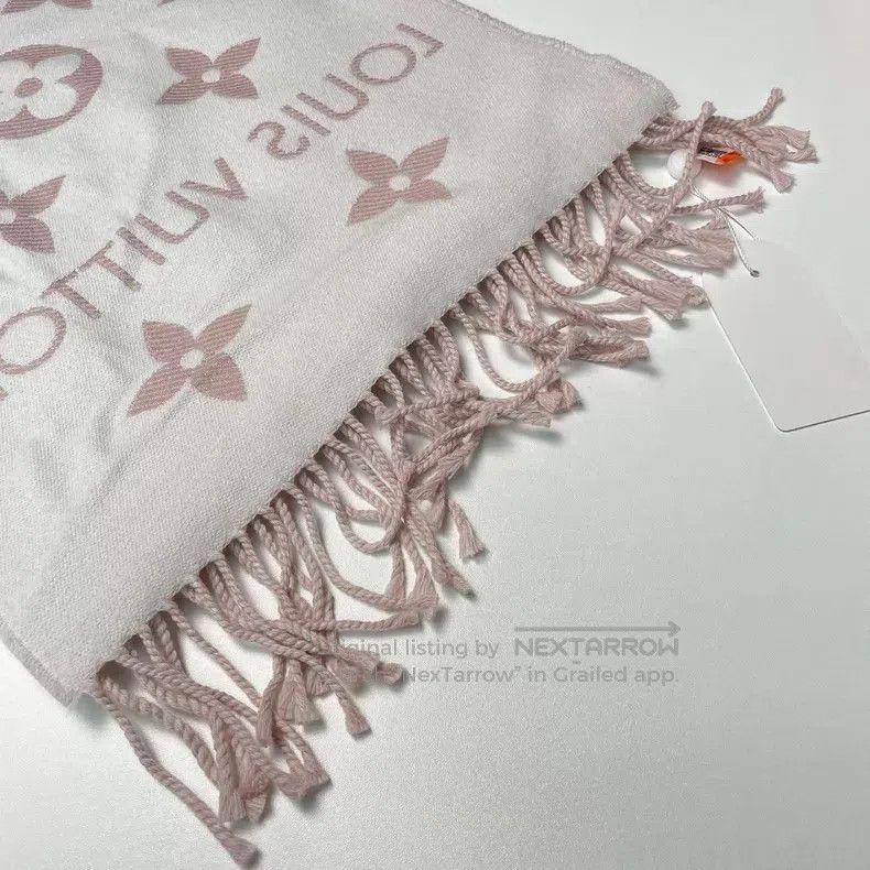 Louis Vuitton Louis Vuitton Pink cashmere fringe scarf Size ONE SIZE - 3 Thumbnail