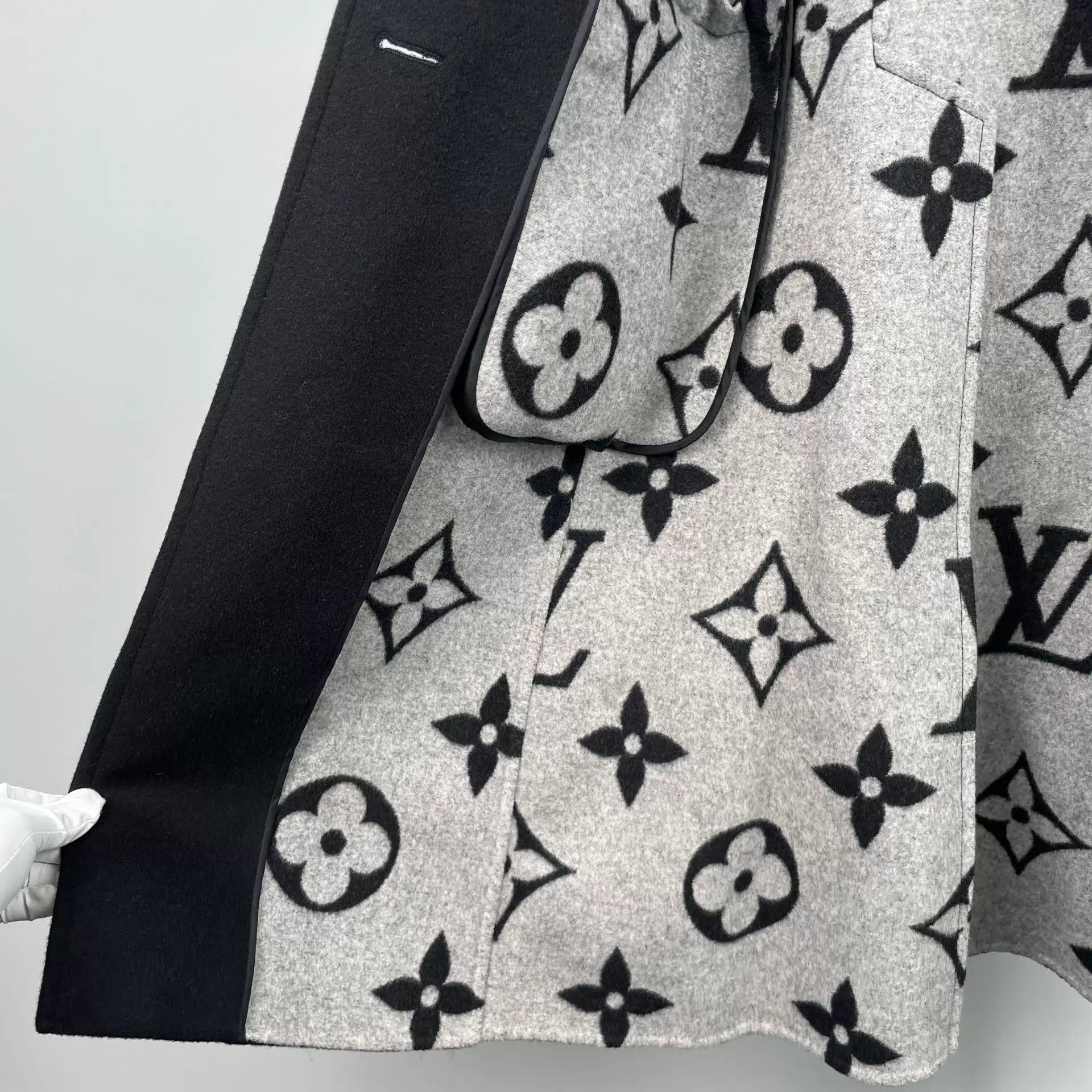 Louis Vuitton LV Belted Monogram Overcoat Black Lining 34 Size XS / US 0-2 / IT 36-38 - 7 Thumbnail