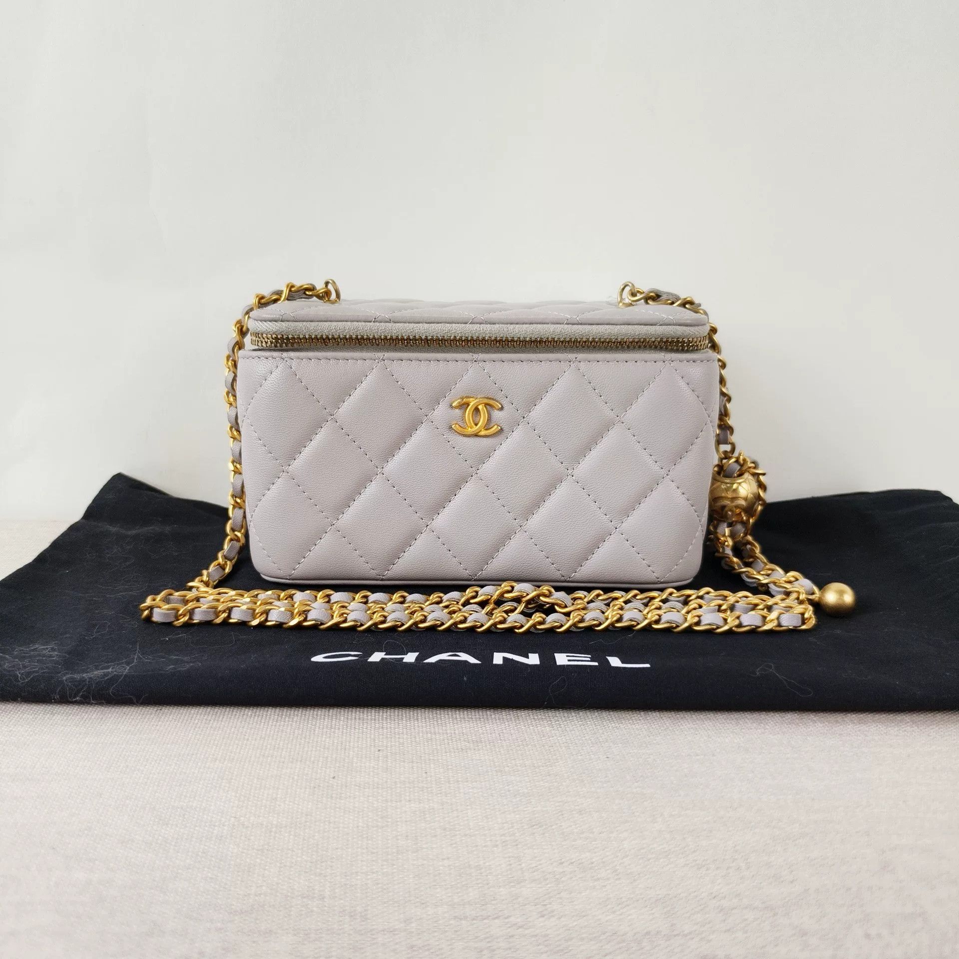 Chanel Pre-loved Bag Very good condition Size ONE SIZE - 1 Thumbnail