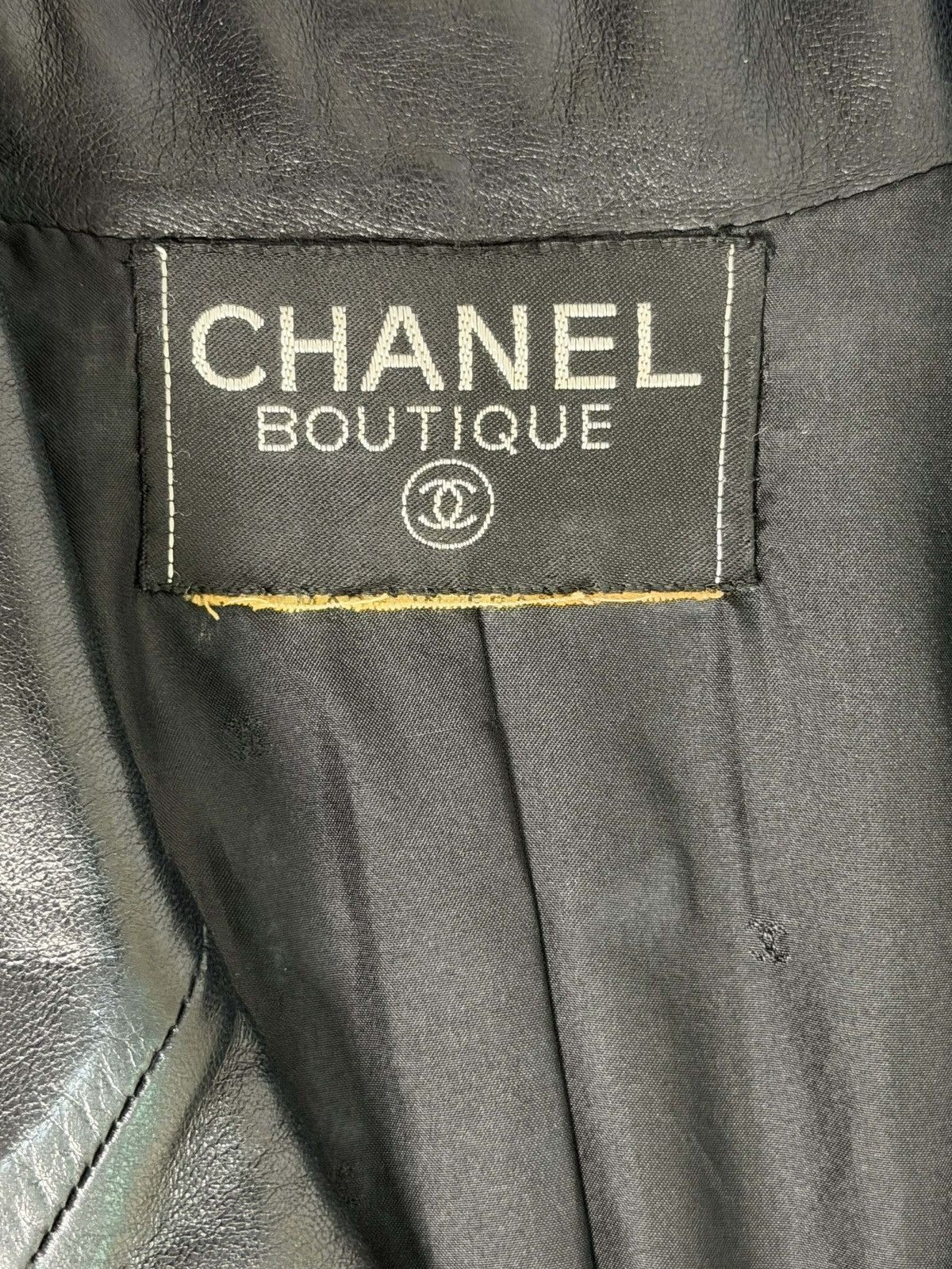 Chanel H/o 5k - Chanel Black Lambskin Leather Jacket FW92/93 Size M / US 6-8 / IT 42-44 - 11 Thumbnail