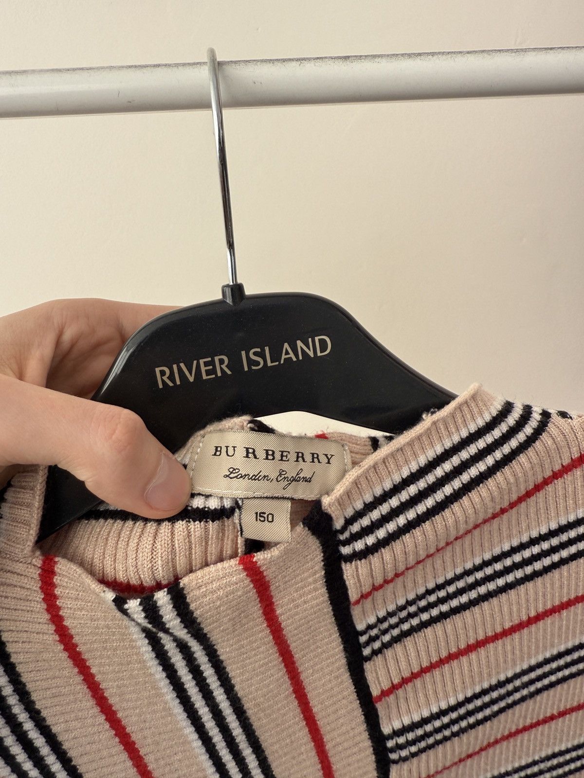 Burberry Vintage Burberry Women’s Beige Nova Stripe Sweater Size S / US 4 / IT 40 - 4 Thumbnail