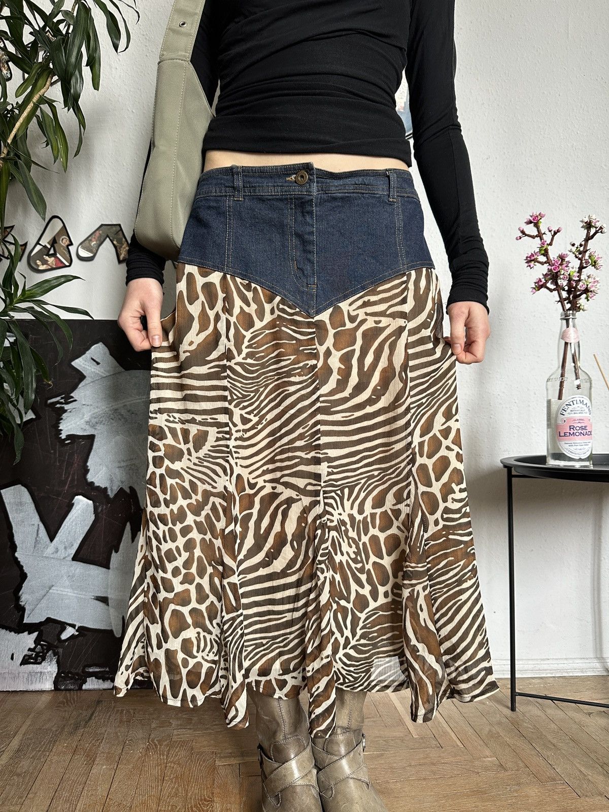 Vintage Giraffe Pattern & Denim Boho Mesh Mixed Fabric Midi Skirt Size 27" / US 4 / IT 40 - 3 Thumbnail
