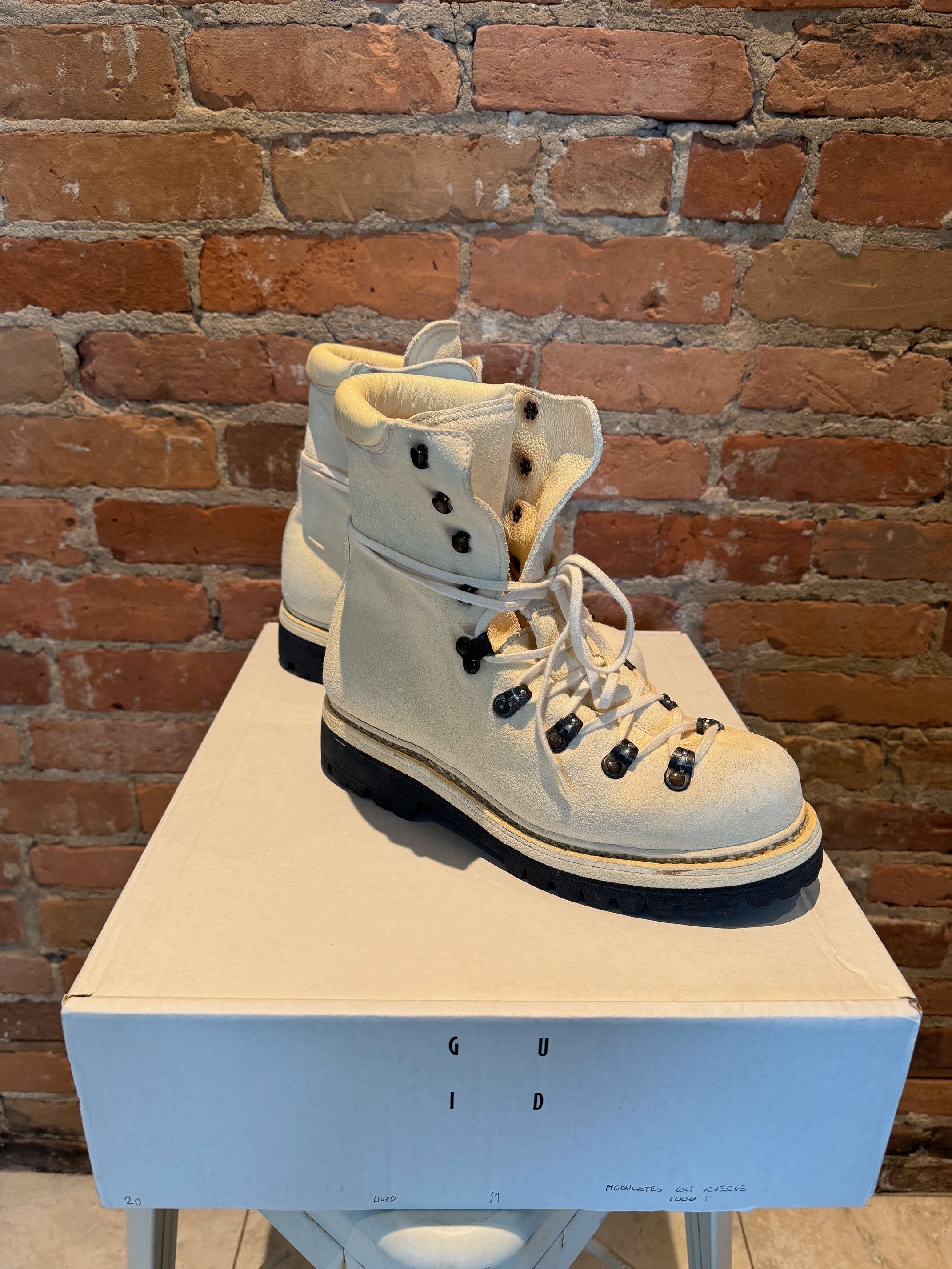 Guidi Guidi 20 "Mountain" Boots in Off-White Suede Size US 8 / EU 41 - 2 Thumbnail