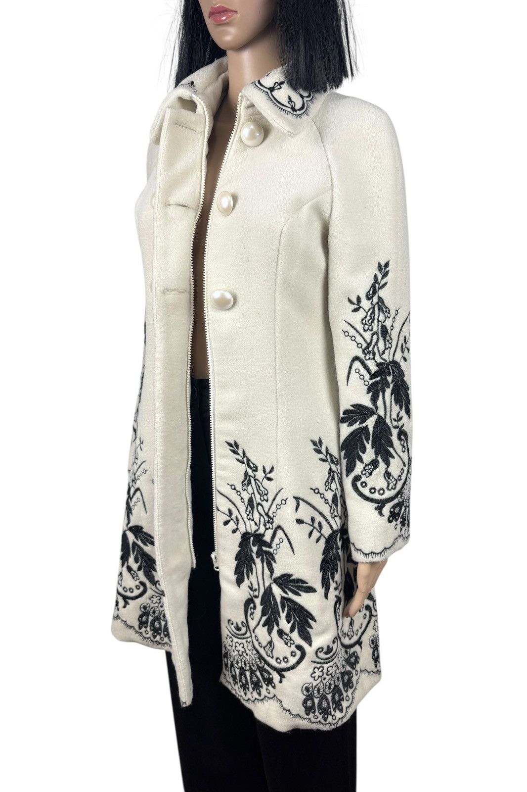 Moschino Moschino Cheap and Chic Vintage Wool Coat Embroidered Floral Size M / US 6-8 / IT 42-44 - 13 Thumbnail