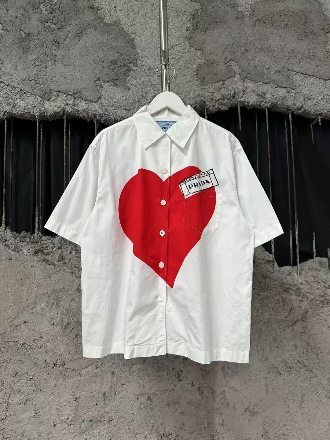 Prada Prada White Red Oversized Heart Logo Shirt Size S / US 4 / IT 40 - 1 Thumbnail