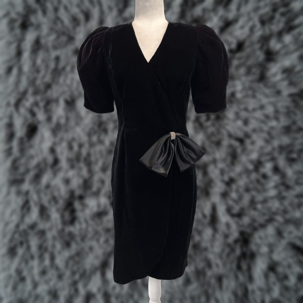 Vintage VINTAGE Cachet by Bari Protas Velvet 80s Puff Sleeve Sheath Dress Sz 6 Black Formal A-Line Womens Size M / US 6-8 / IT 42-44 - 1 Thumbnail