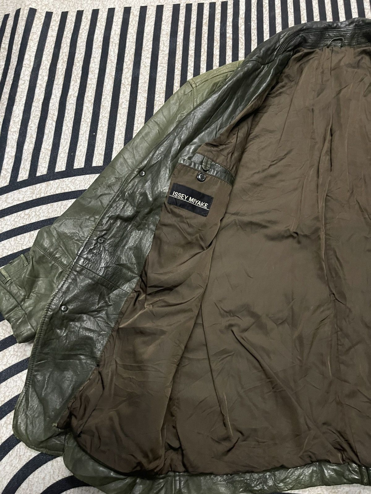 Issey Miyake VINTAGE 90s ISSEY MIYAKE SHEEPSKIN LEATHER JACKET DARK GREEN Size US M / EU 48-50 / 2 - 12 Thumbnail