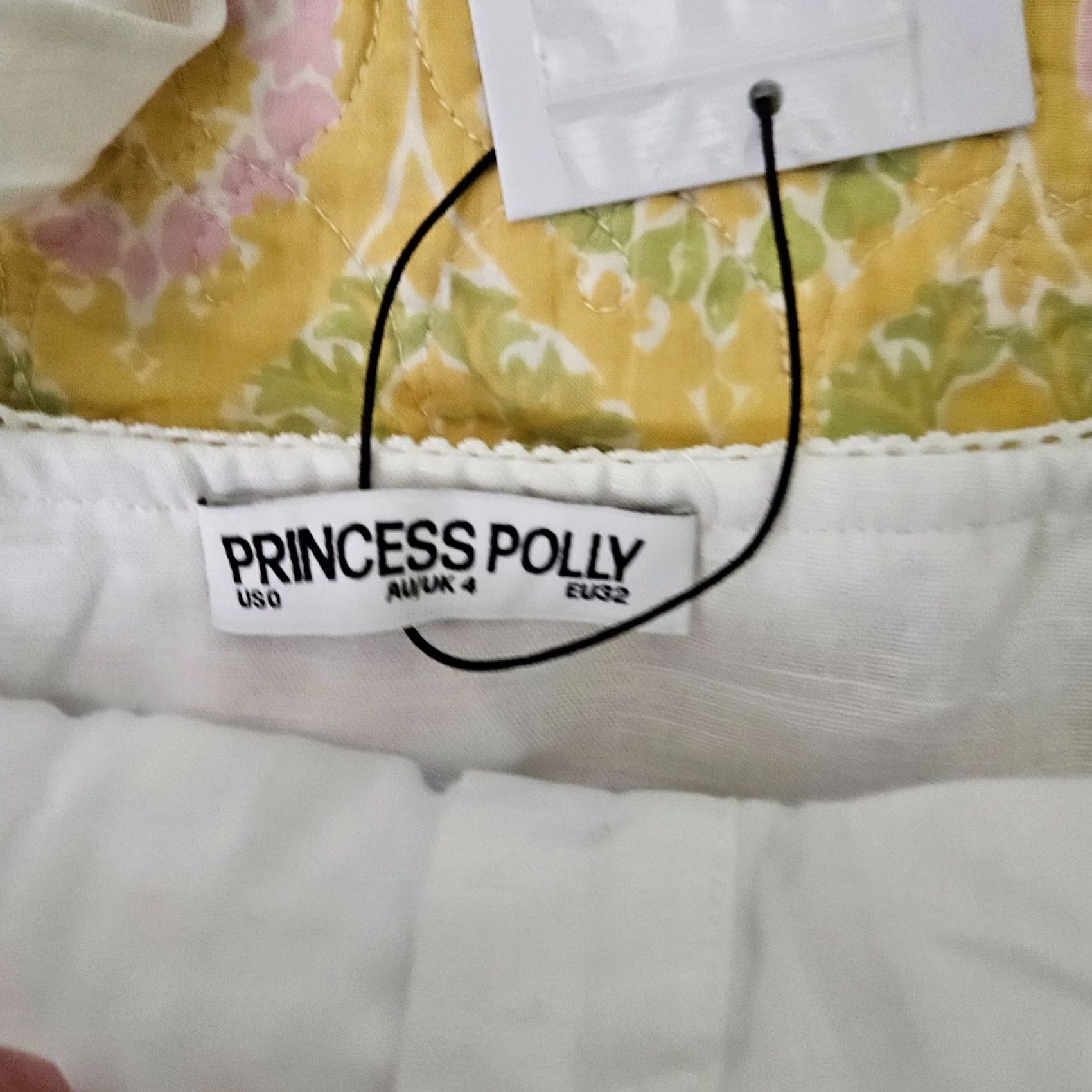 PRINCESS POLLY Princess Polly Iseadoria Frill Women's Cropped Button Up Tank Top Size 0 White Cotton Blend Linen Short Sleeve Regular Knit Shirt Size XS / US 0-2 / IT 36-38 - 5 Thumbnail