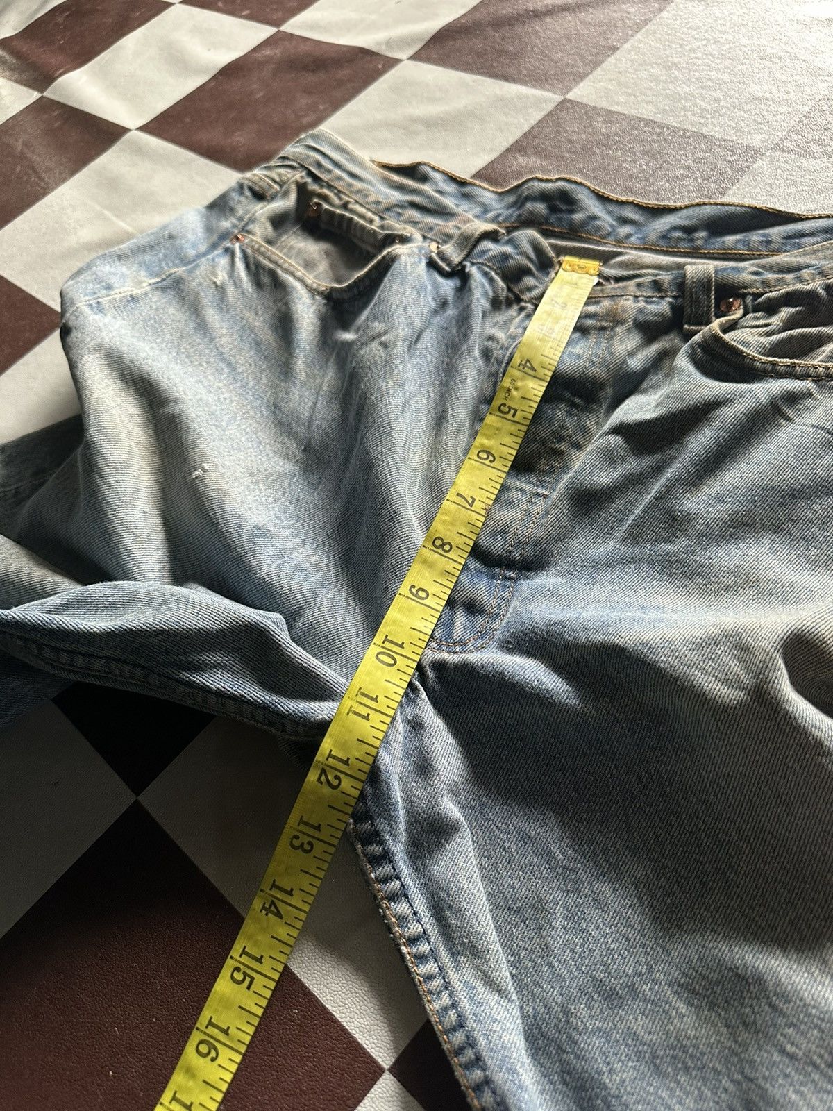 Levi's Vintage Levi’s 501 top button 552 light blue wash denim jean Size US 34 / EU 50 - 15 Thumbnail