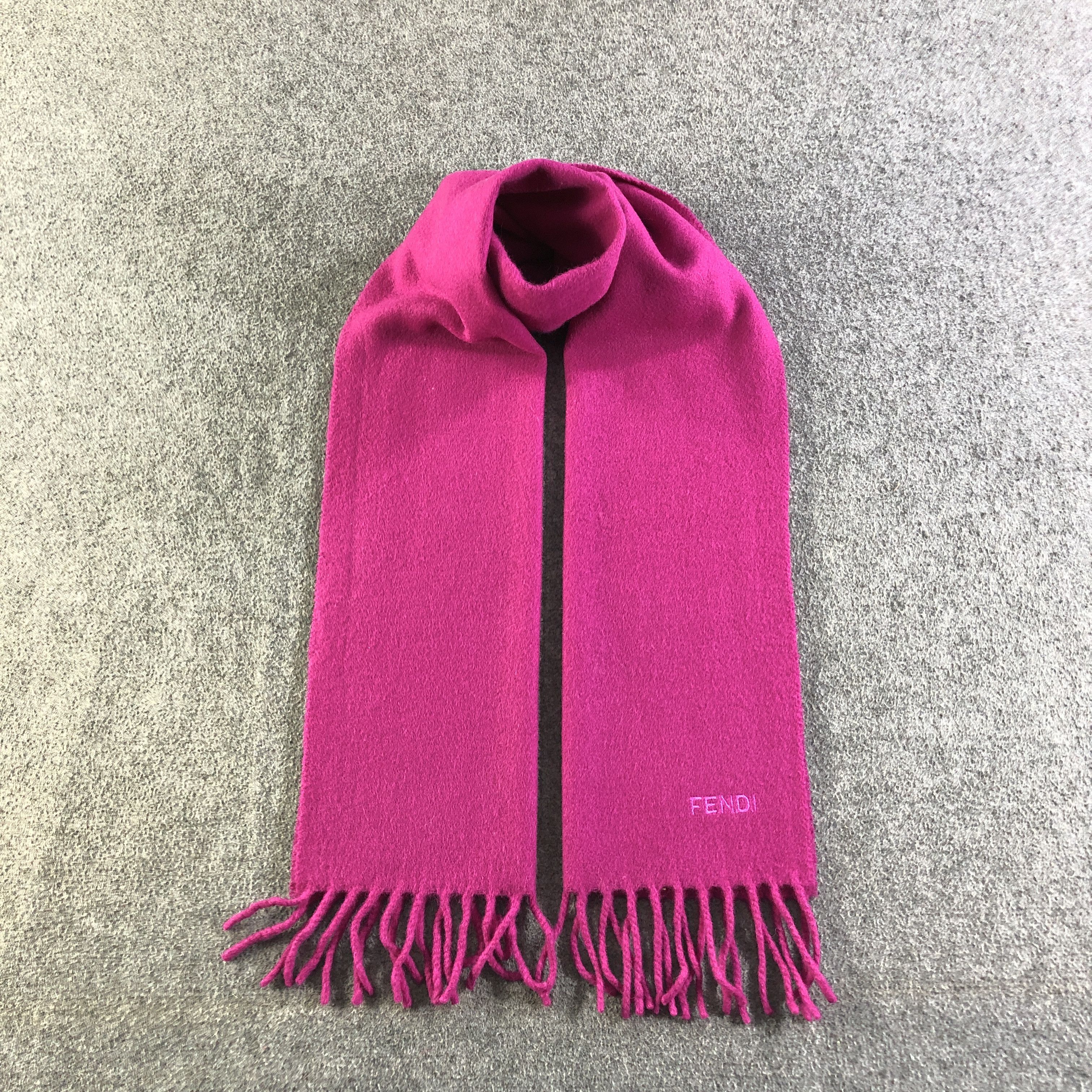 Vintage Fendi Plain Wool Scarf Muffler V2715 Size ONE SIZE - 1 Thumbnail