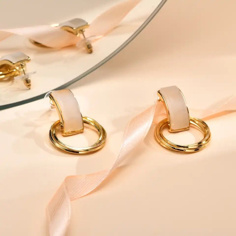Other Interlocked Twisted Round Circle Earrings Size ONE SIZE - 1 Thumbnail