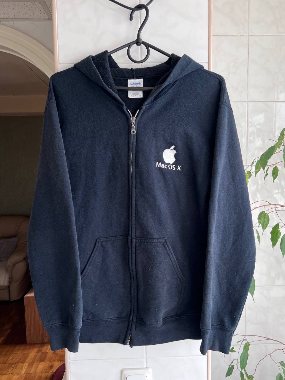 image of Apple Mac Os X Logo Zip Hoodie 00S Macintosh in Black, Men's (Size Small)