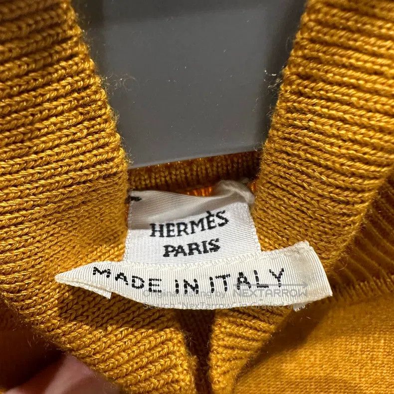 Hermes Hermes Solid Color High Neck Straight Sleeve Cashmere Swea Size XXS / US 00 / IT 34 - 3 Thumbnail