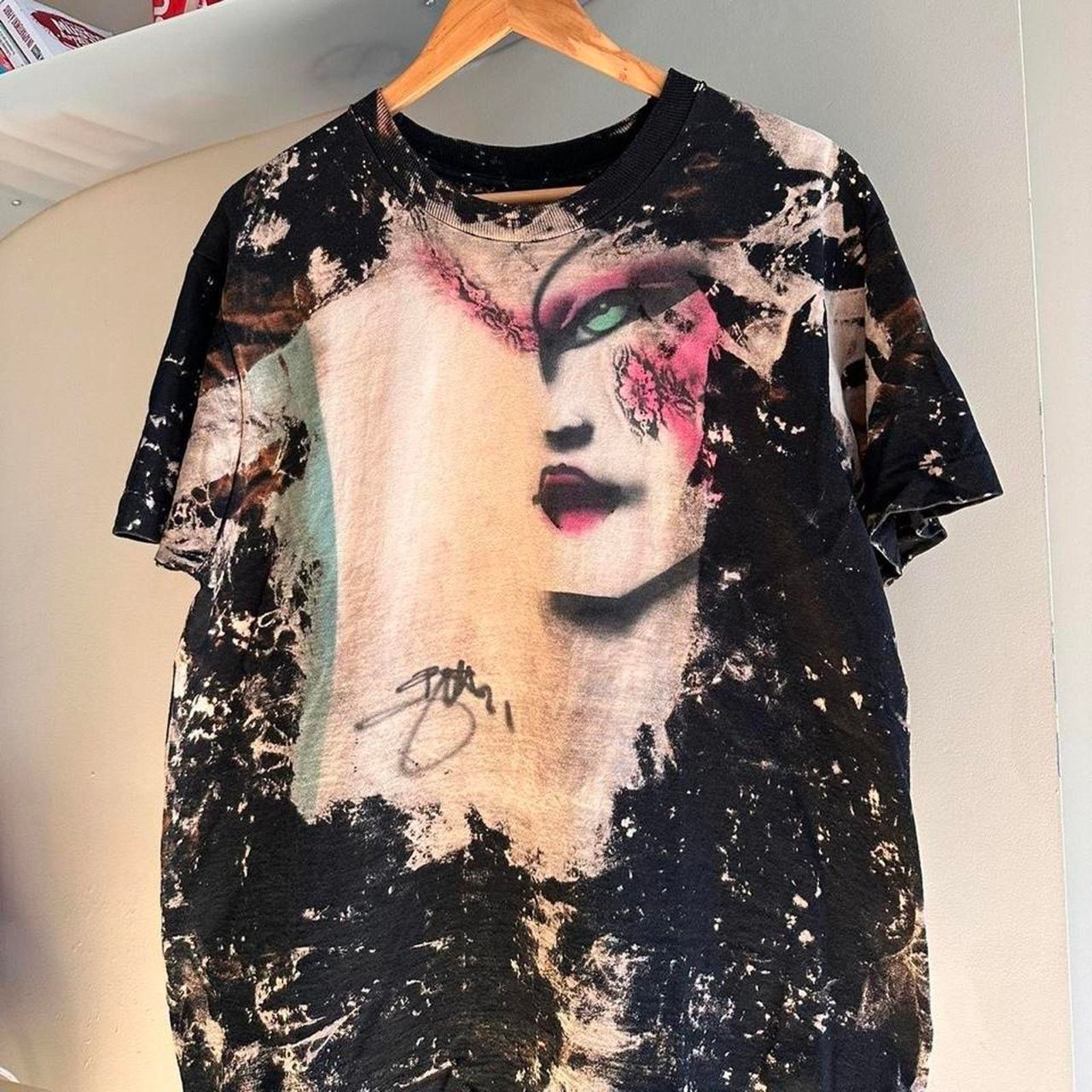 Fruit Of The Loom × Vintage Vintage Lady Mosquitohead Shirt Size US L / EU 52-54 / 3 - 2 Thumbnail