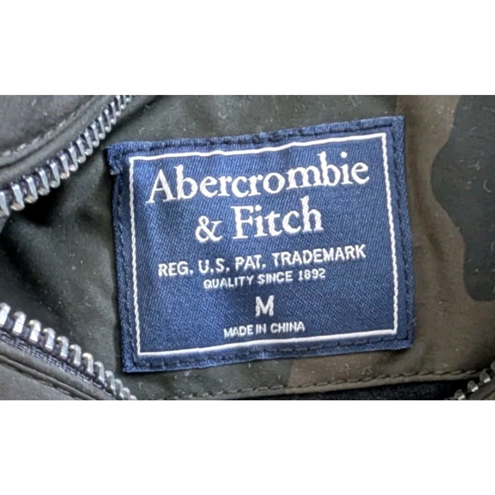 Abercrombie & Fitch Abercrombie & Fitch Baseball Bomber Camo Jacket Reversible Quilted Sz M Mens EUC Size US M / EU 48-50 / 2 - 6 Thumbnail