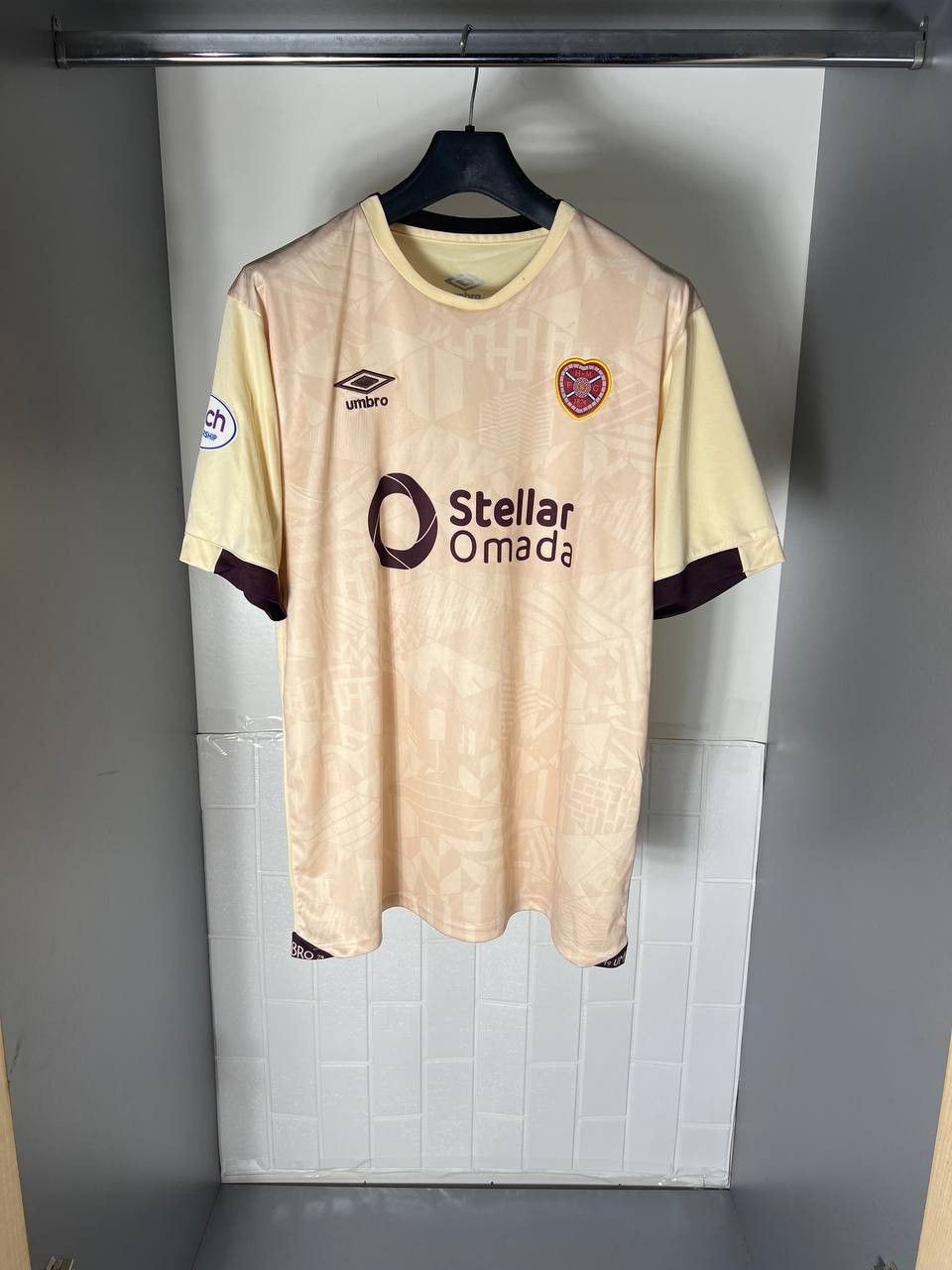 Umbro VINTAGE UMBRO FC HEARTS OF MIDLOTHIAN ENGLAND SOCCER JERSEY Size US XL / EU 56 / 4 - 1 Thumbnail