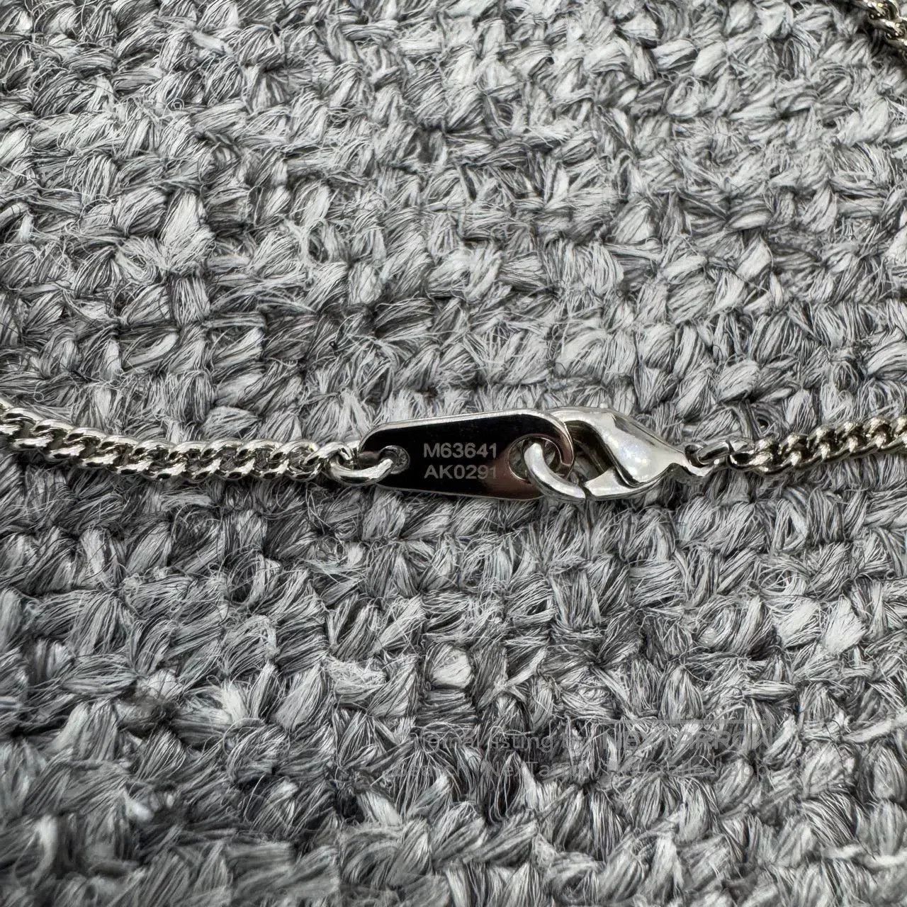 Louis Vuitton lv perfume bottle necklace for sale. Size ONE SIZE - 5 Thumbnail