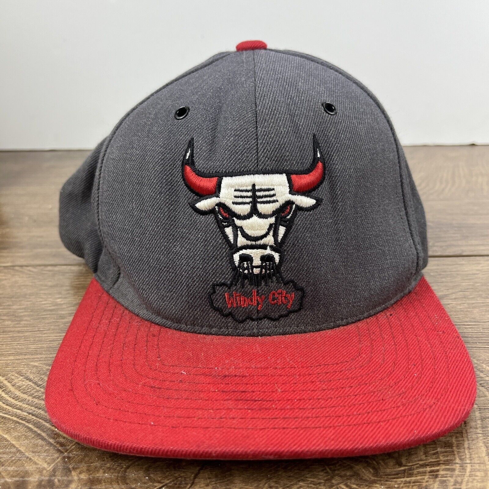 Mitchell & Ness Chicago Bulls Snapback Hat Mitchell & Ness Gray Adjustable H Size ONE SIZE - 2 Thumbnail
