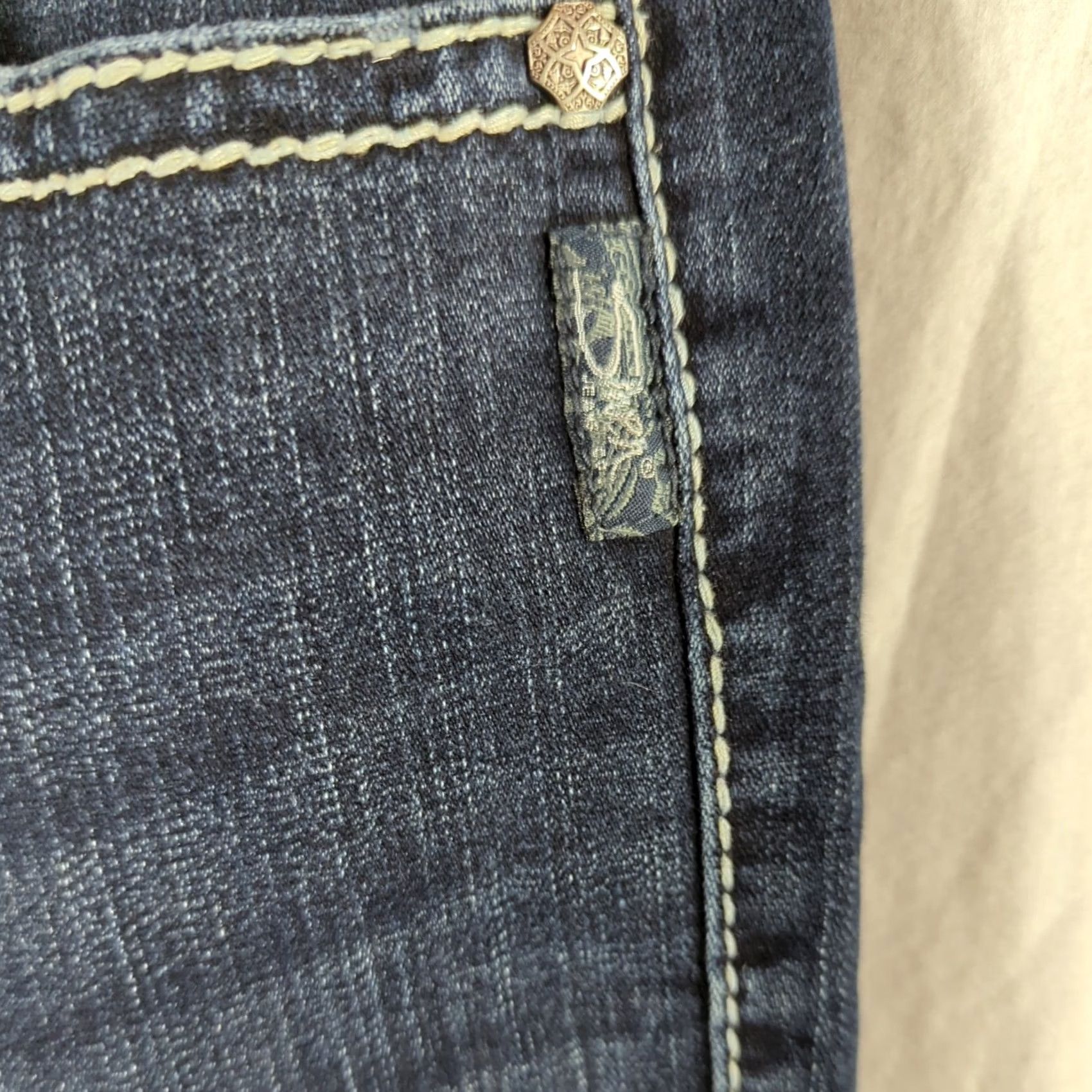 Silver Jeans Co. VINTAGE Silver Jeans Natsuki Womens Jeans Bootcut Mid Rise 30x31 Blue Denim Embroidered Inseam 31 Womens Size 30" / US 8 / IT 44 - 3 Thumbnail