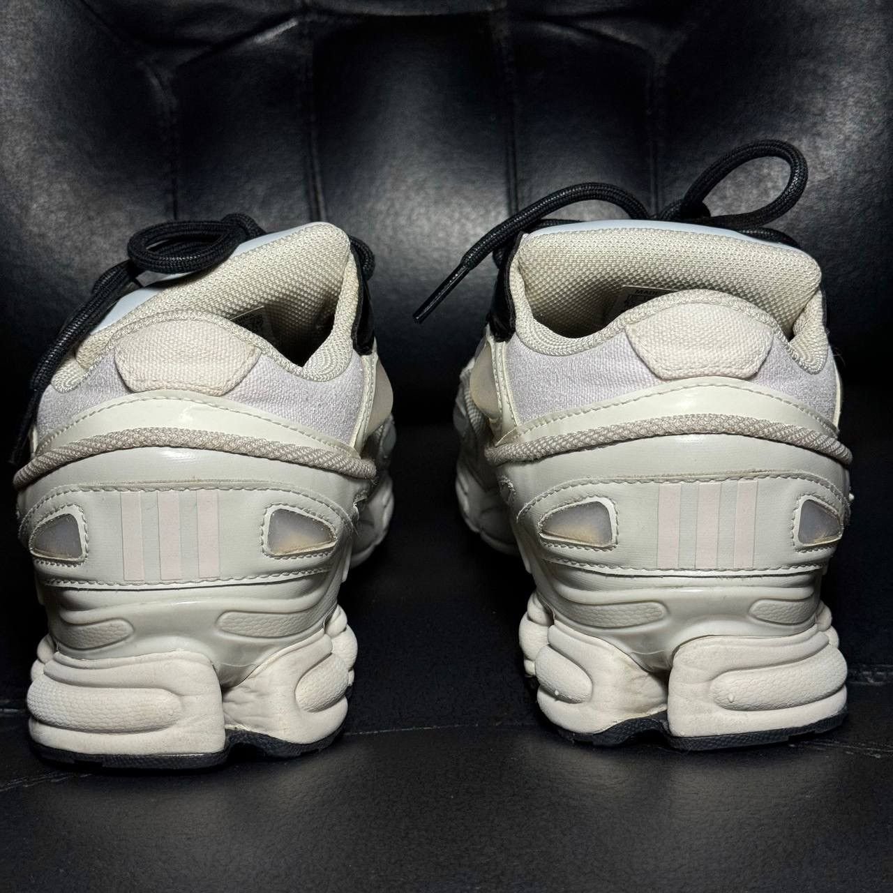 Adidas × Raf Simons Adidas Raf Simons Ozweego Cream White Size US 6.5 / EU 39-40 - 2 Thumbnail