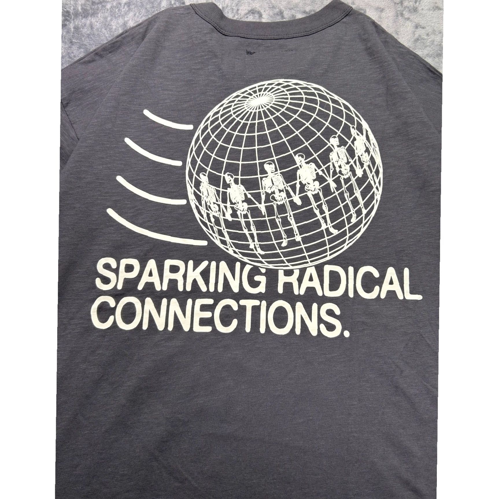 Pacsun PacSun T-Shirt Graphic Love Rebels Defying Boundaries Gray Short Sleeve Men L NWT Vintage? No Size US L / EU 52-54 / 3 - 6 Thumbnail