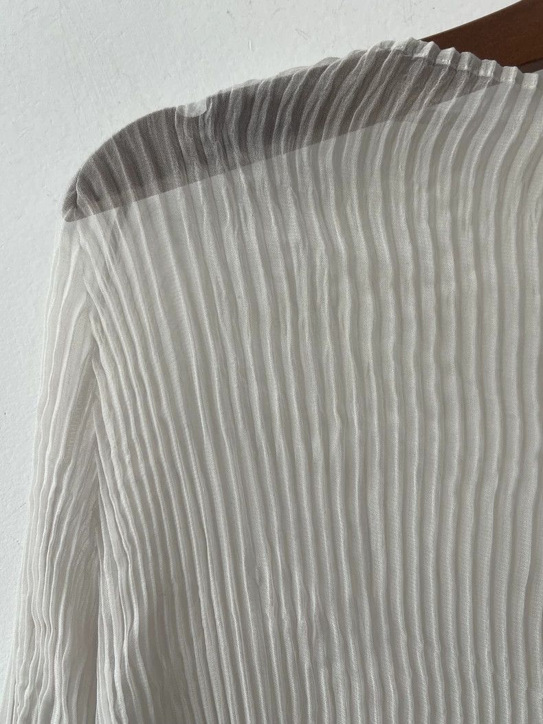 Issey Miyake Issey Miyake size:2 Grey pleated top Size M / US 6-8 / IT 42-44 - 3 Thumbnail